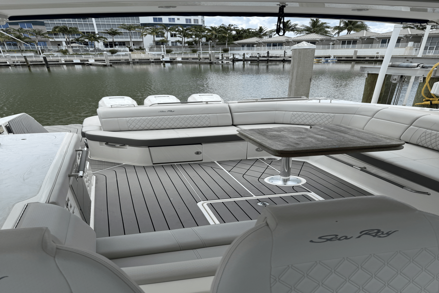 2022 Sea Ray 400 SLX-OB Image Thumbnail #17