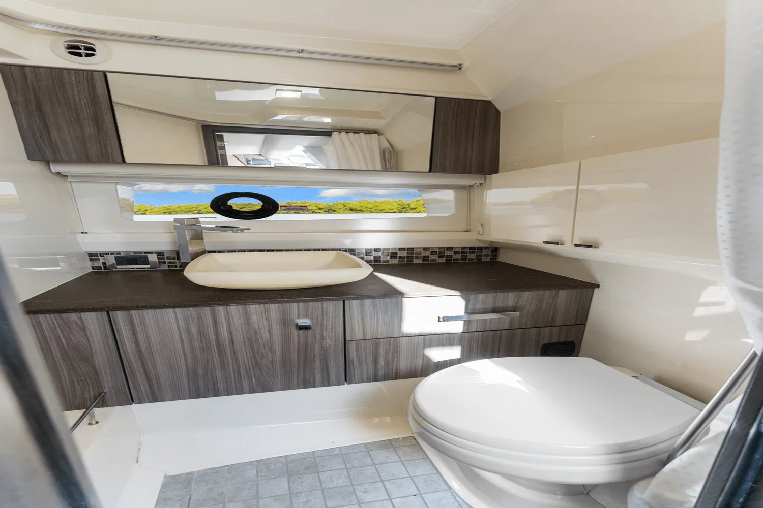 2022 Sea Ray 400 SLX-OB Image Thumbnail #37