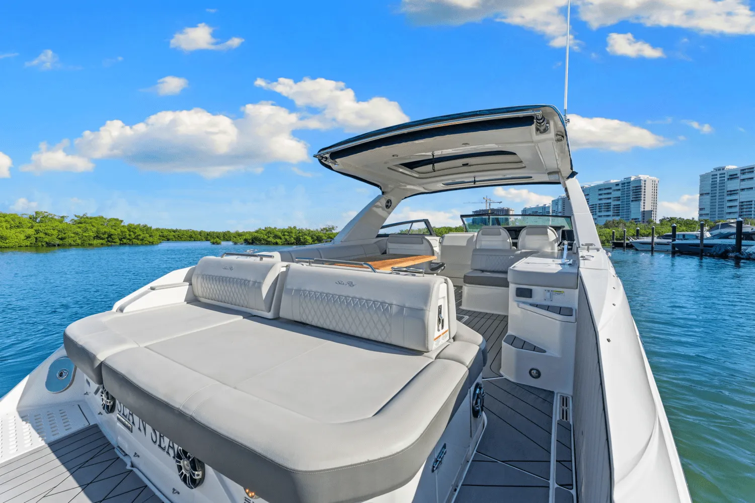 2022 Sea Ray 400 SLX-OB Image Thumbnail #20
