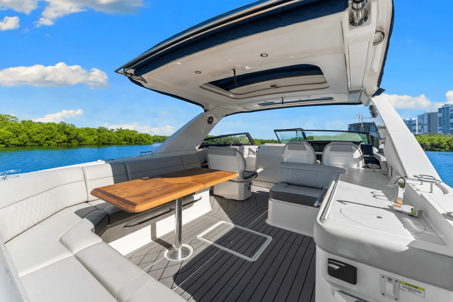 2022 Sea Ray 400 SLX-OB Image Thumbnail #24
