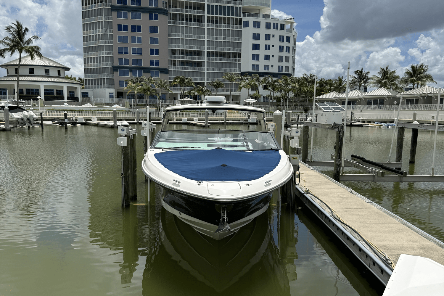 2022 Sea Ray 400 SLX-OB Image Thumbnail #6