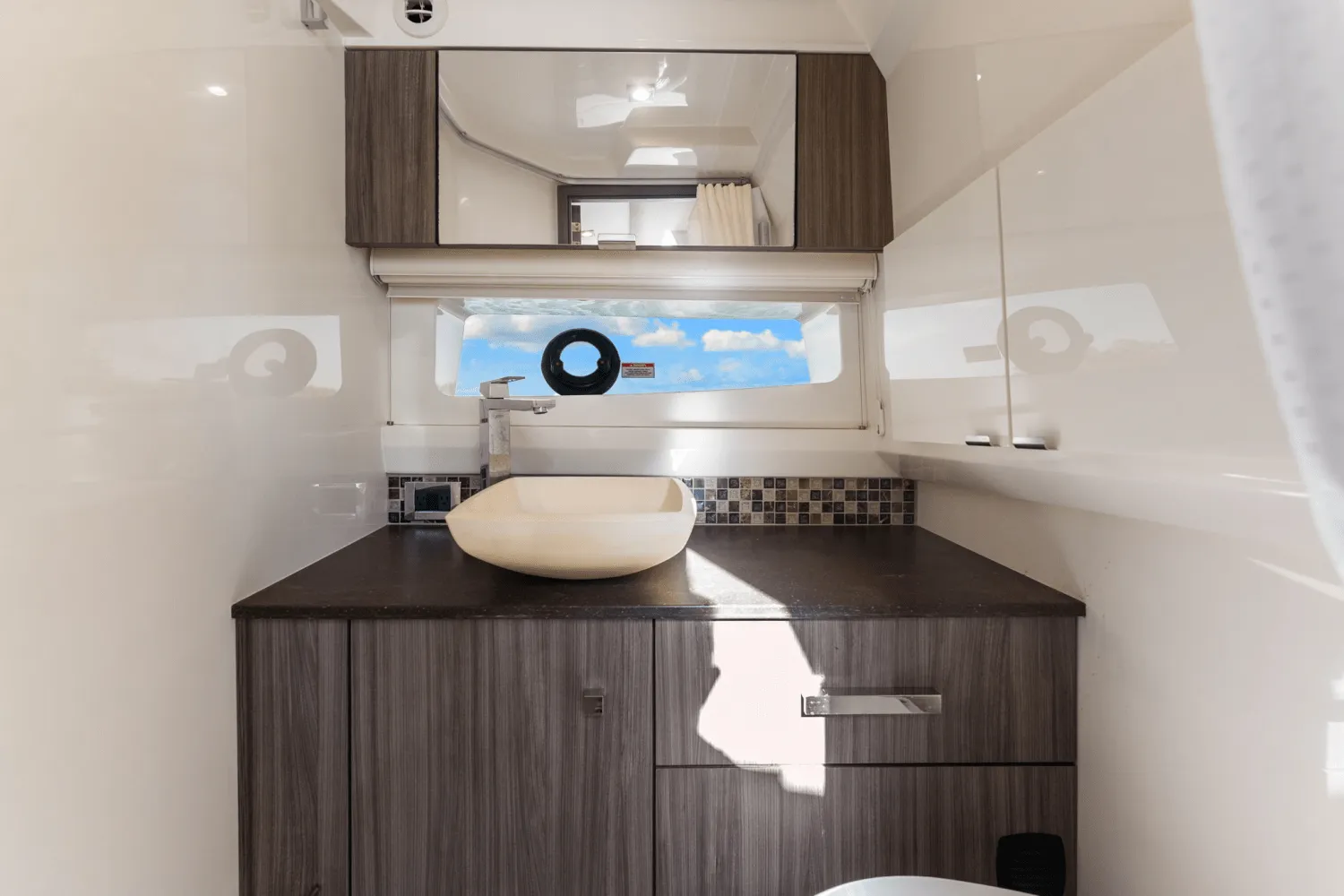 2022 Sea Ray 400 SLX-OB Image Thumbnail #38