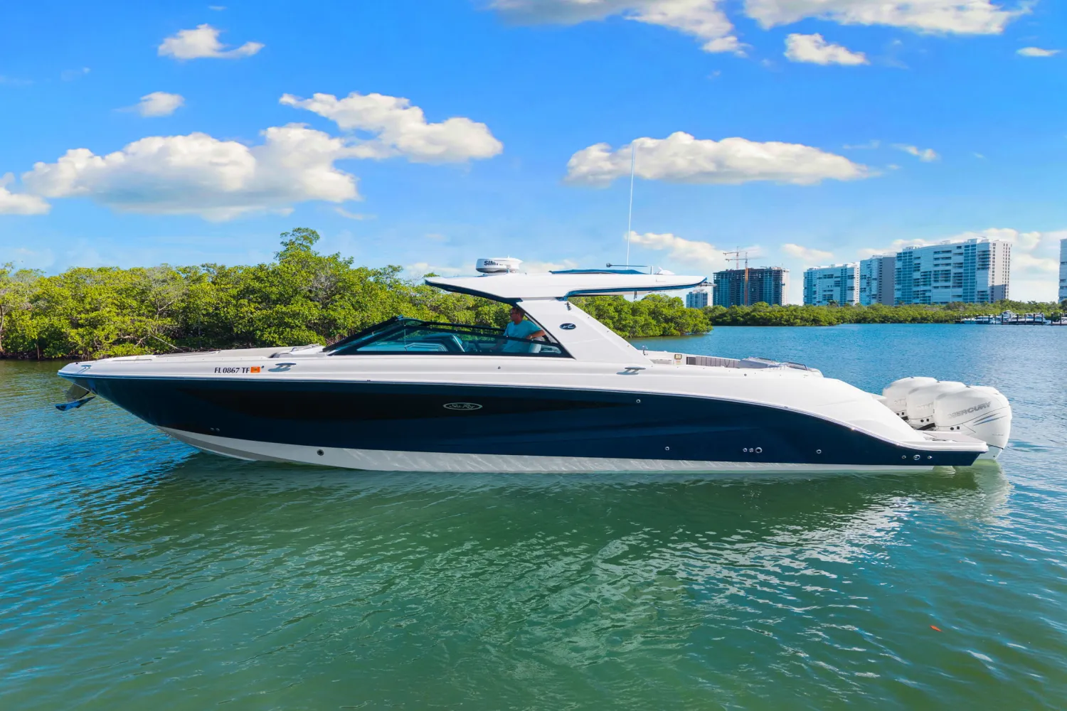 2022 Sea Ray 400 SLX-OB Image Thumbnail #3