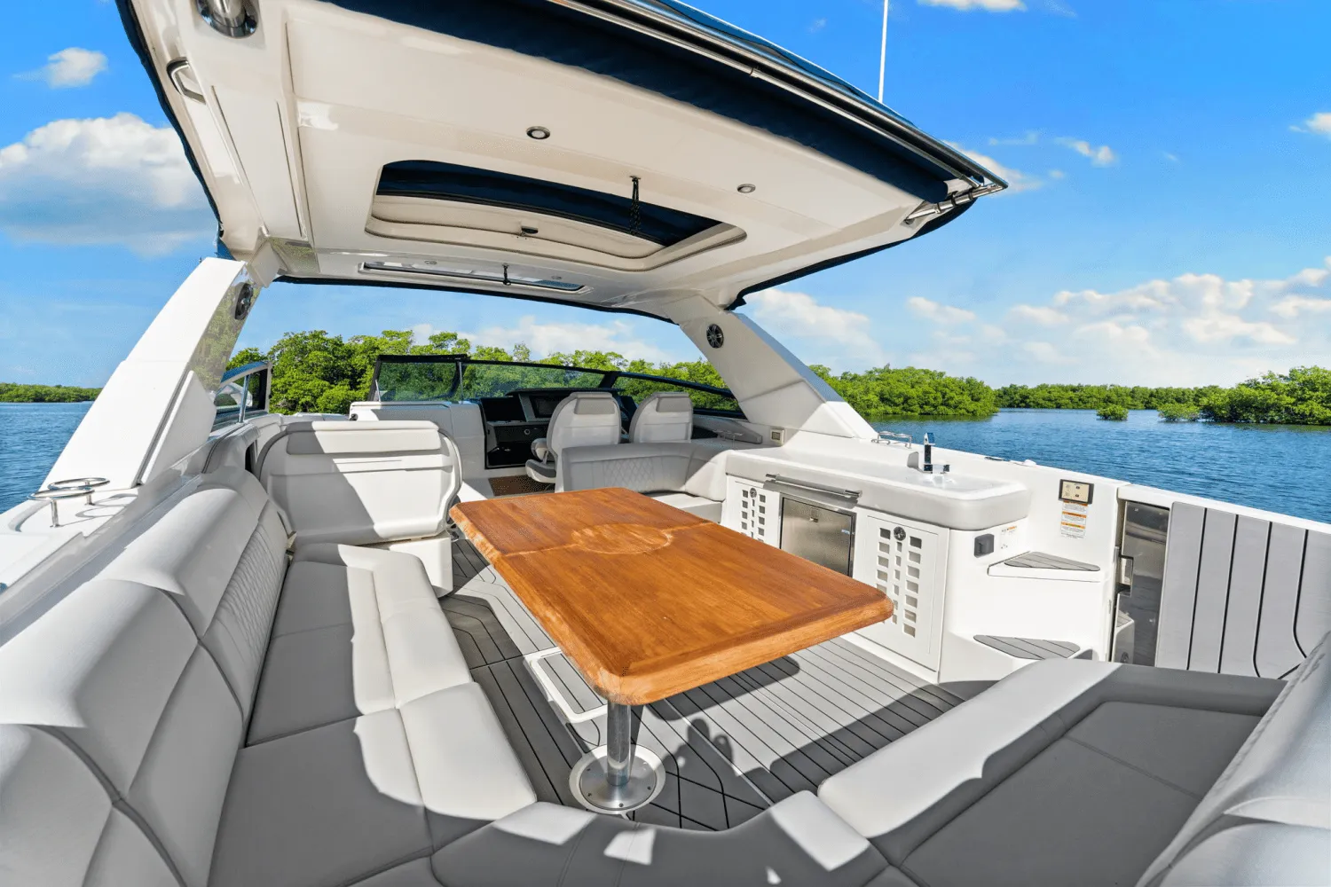 2022 Sea Ray 400 SLX-OB Image Thumbnail #26