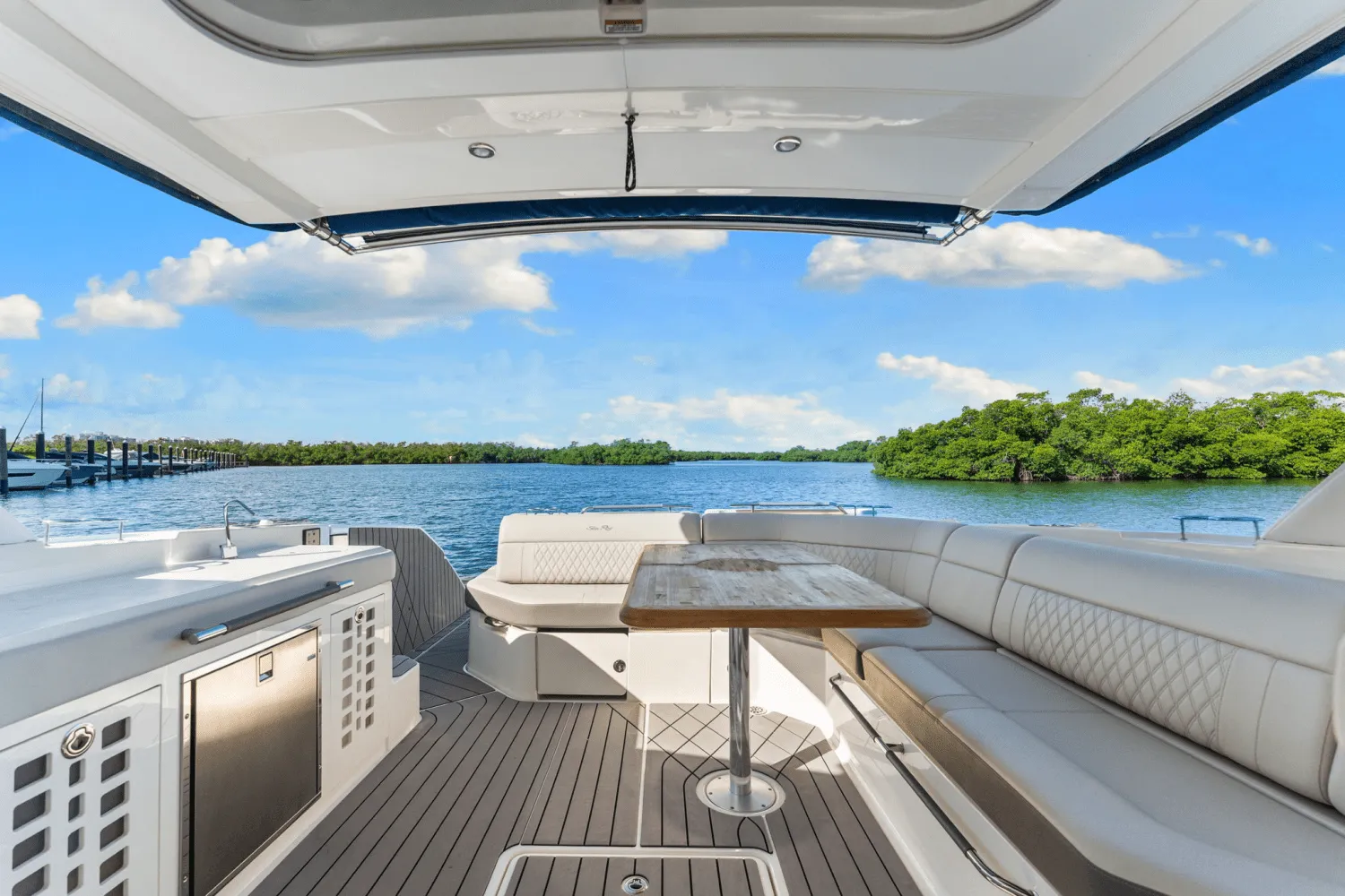 2022 Sea Ray 400 SLX-OB Image Thumbnail #27