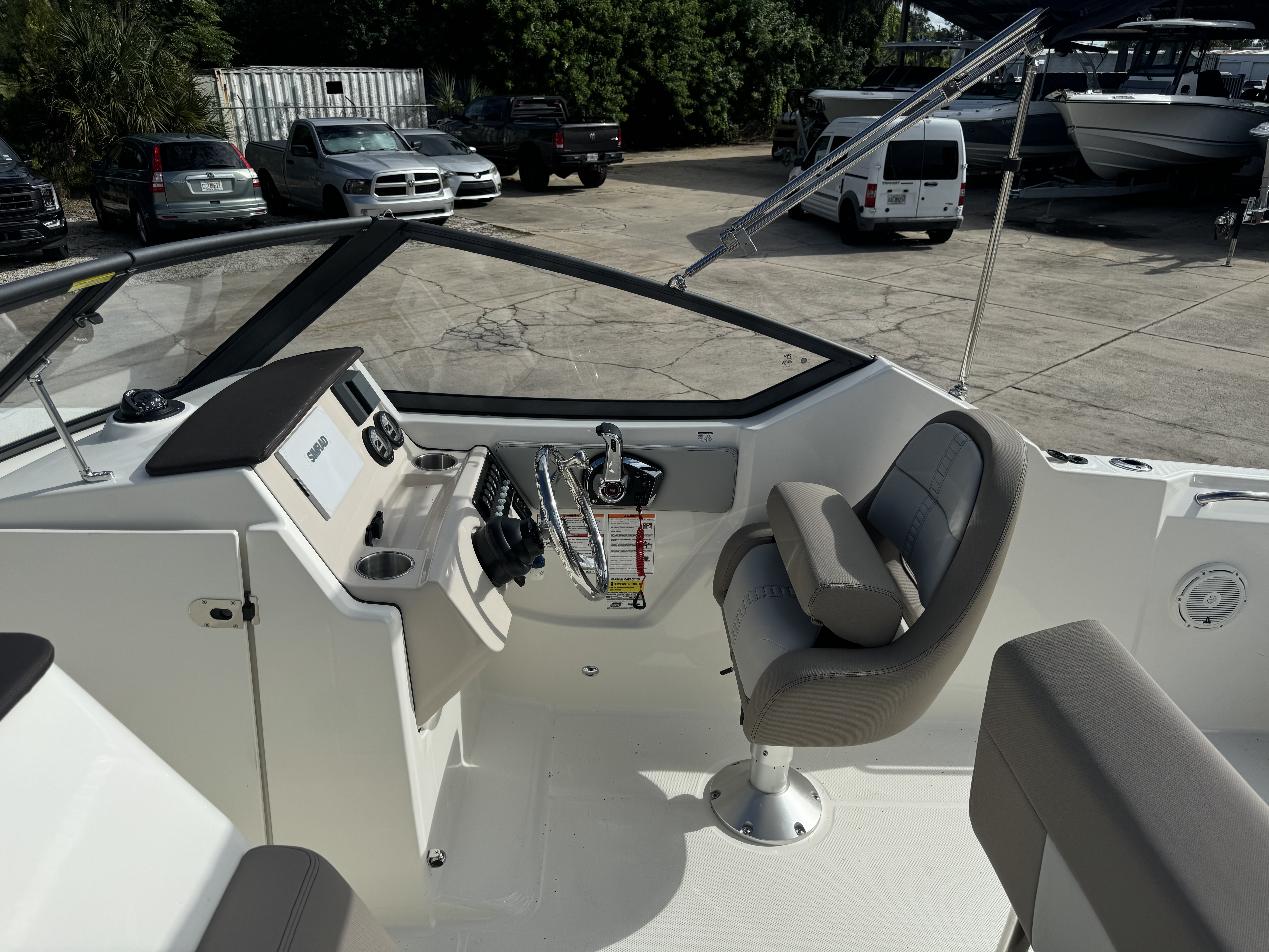2026 Boston Whaler 210 Vantage Image Thumbnail #8