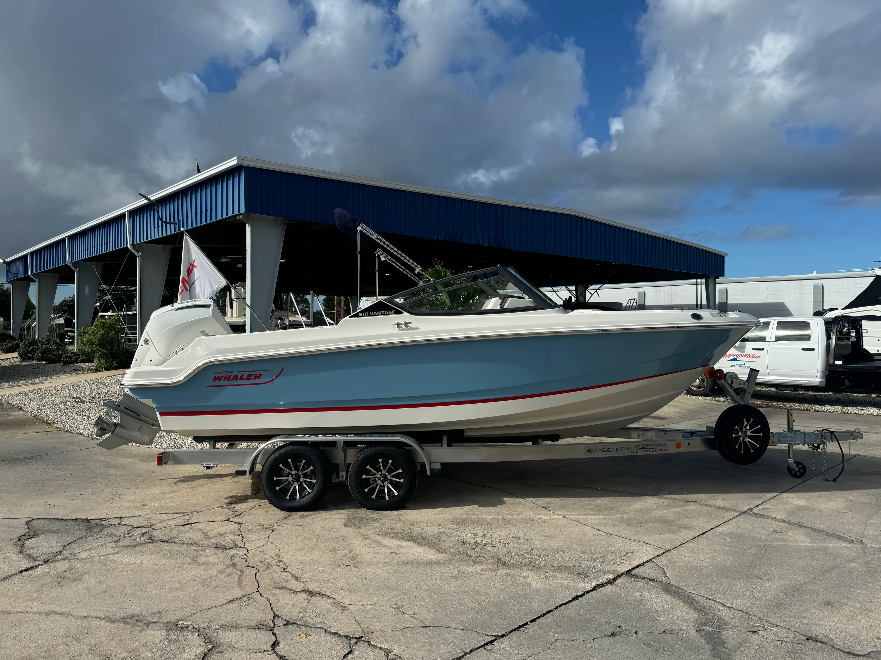 2026 Boston Whaler 210 Vantage Image Thumbnail #1