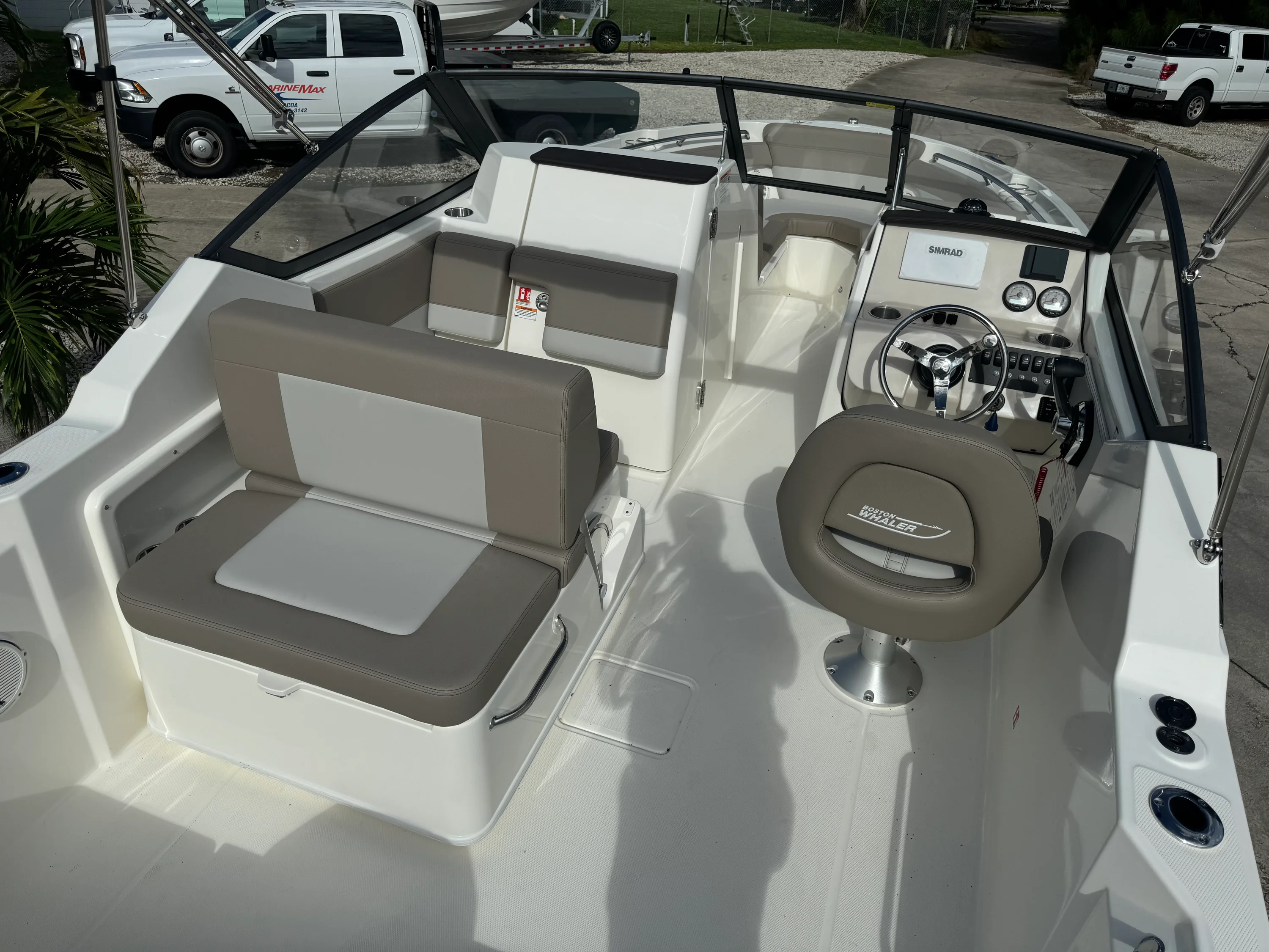 2026 Boston Whaler 210 Vantage Image Thumbnail #5