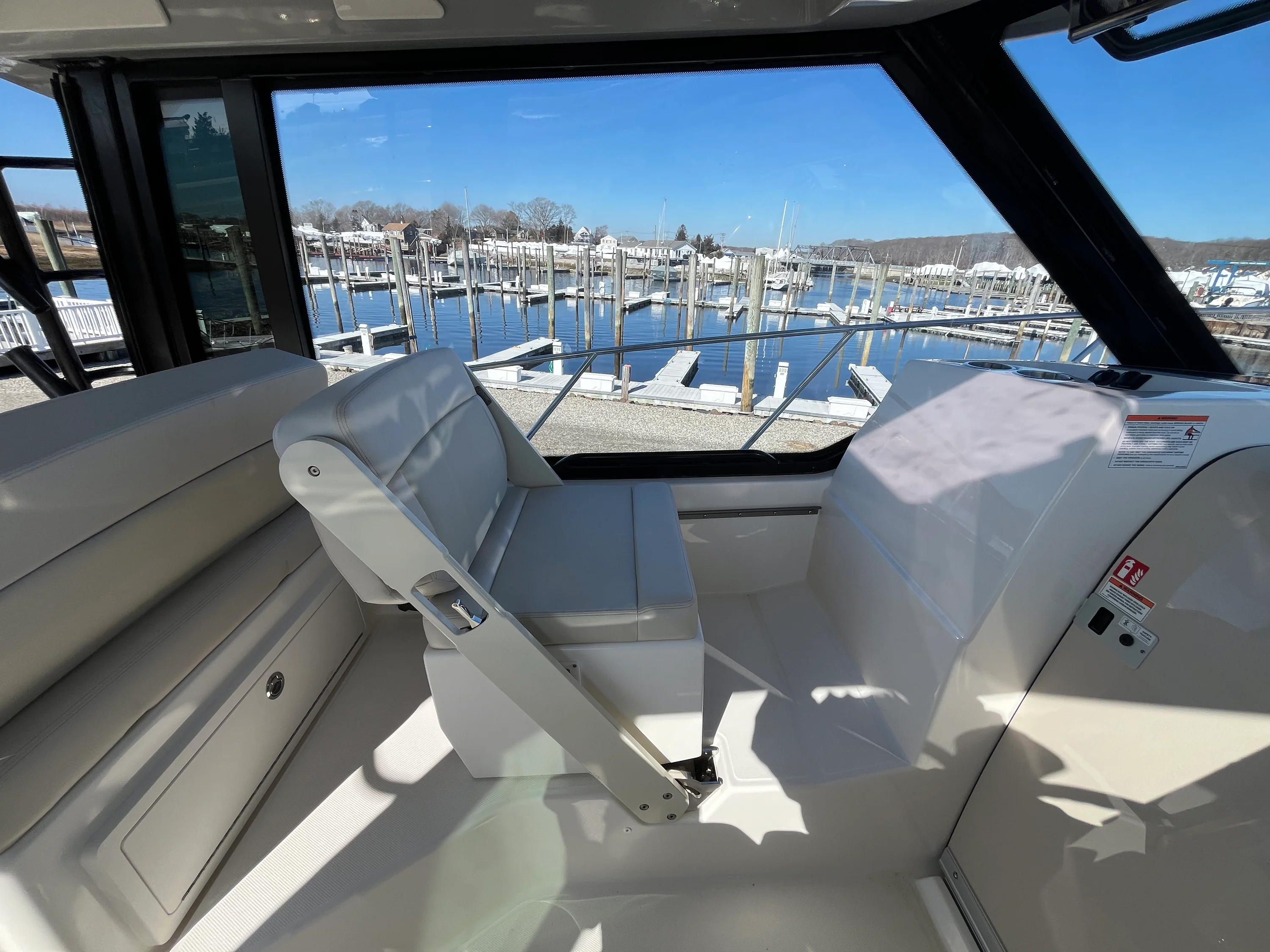 2026 Boston Whaler 325 Conquest Image Thumbnail #19