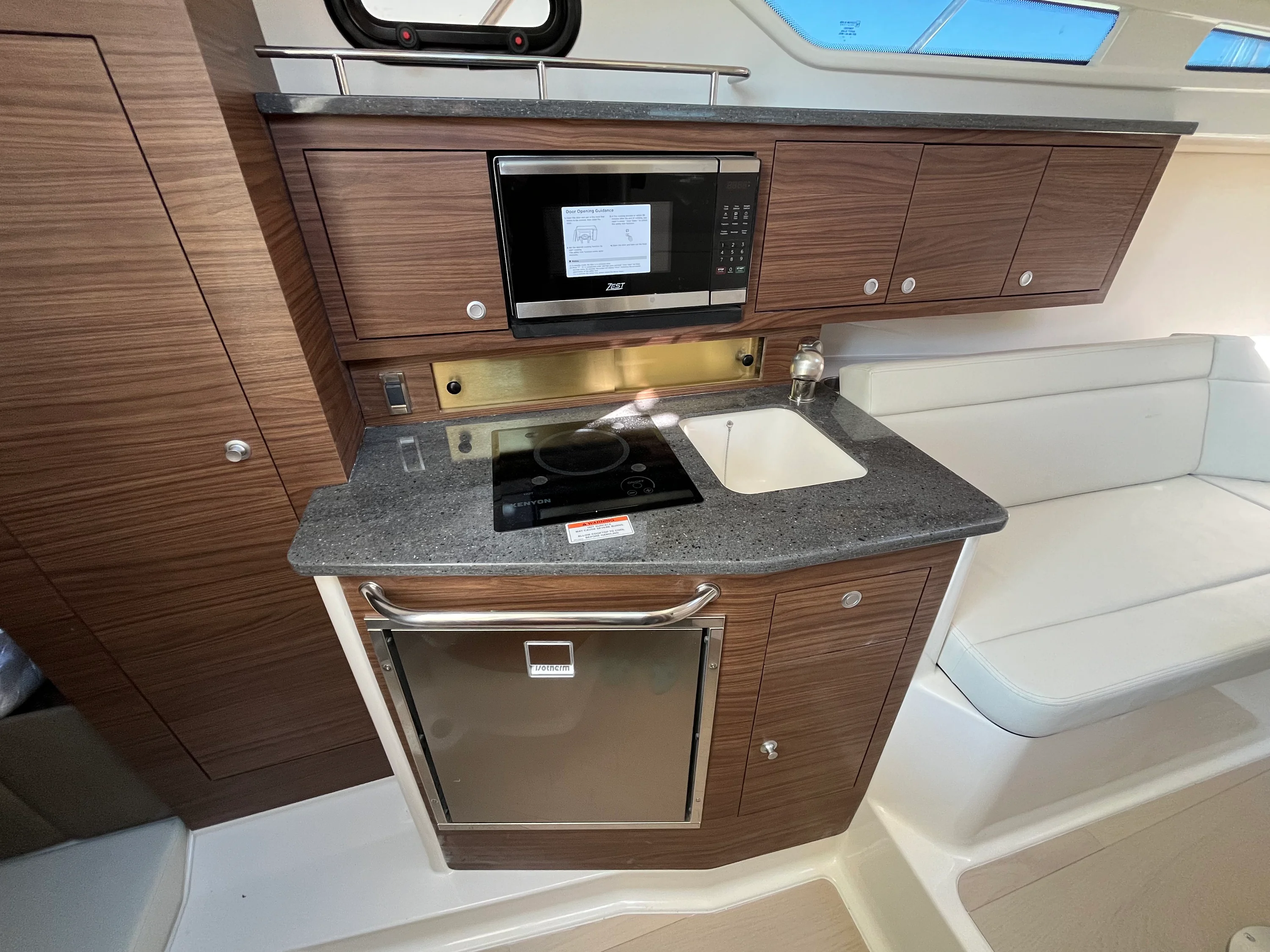 2026 Boston Whaler 325 Conquest Image Thumbnail #27