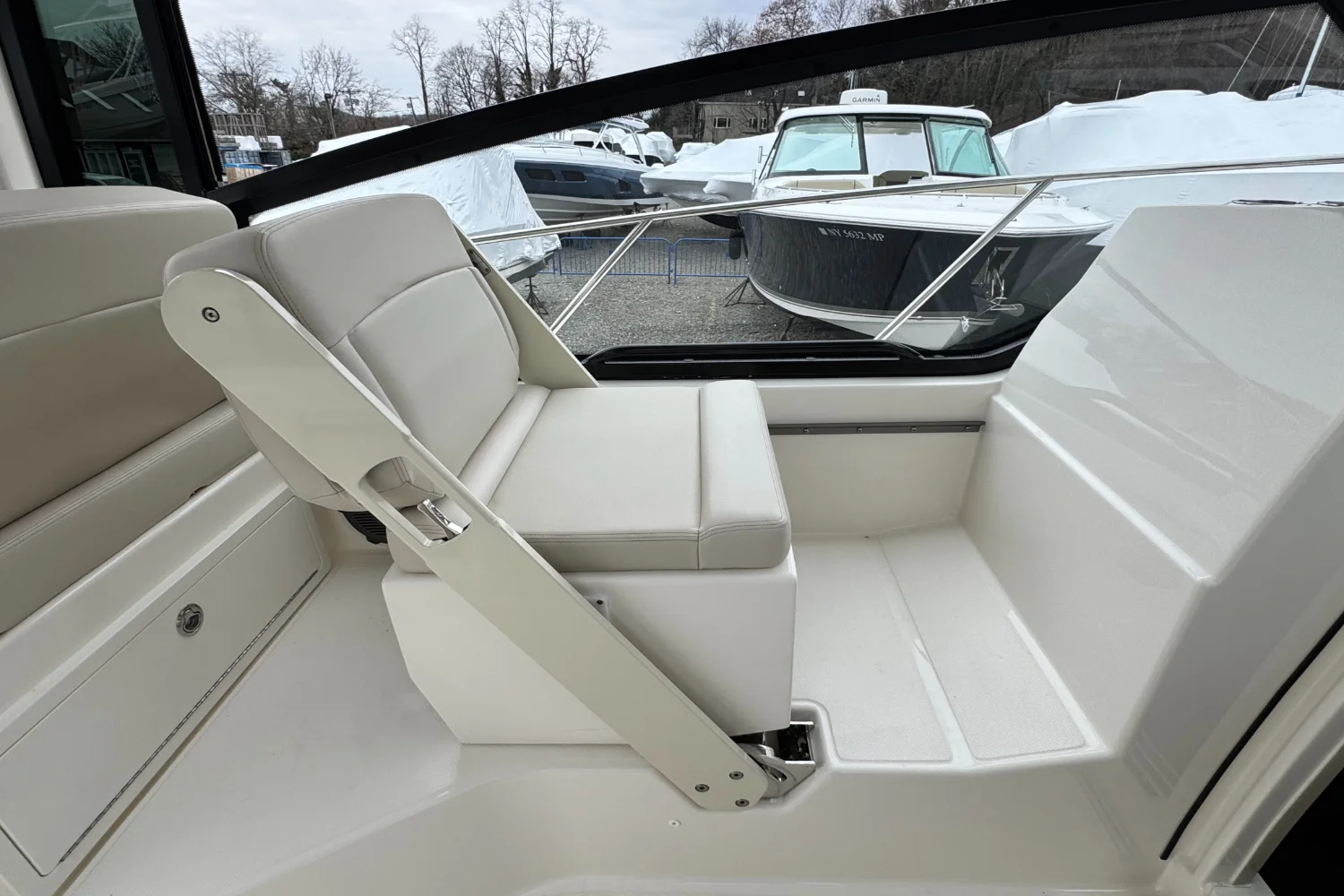 2026 Boston Whaler 325 Conquest Image Thumbnail #24