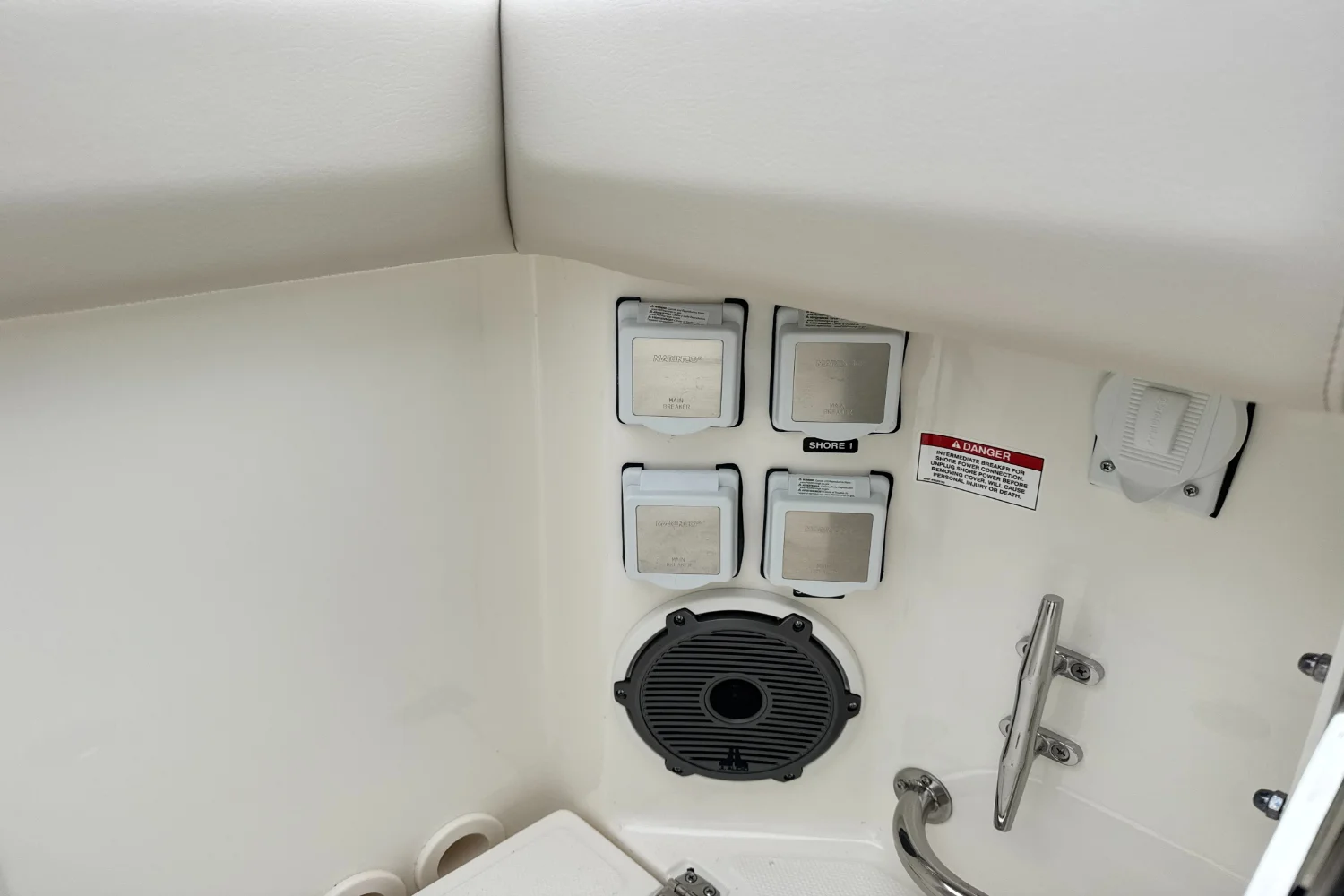 2026 Boston Whaler 325 Conquest Image Thumbnail #16