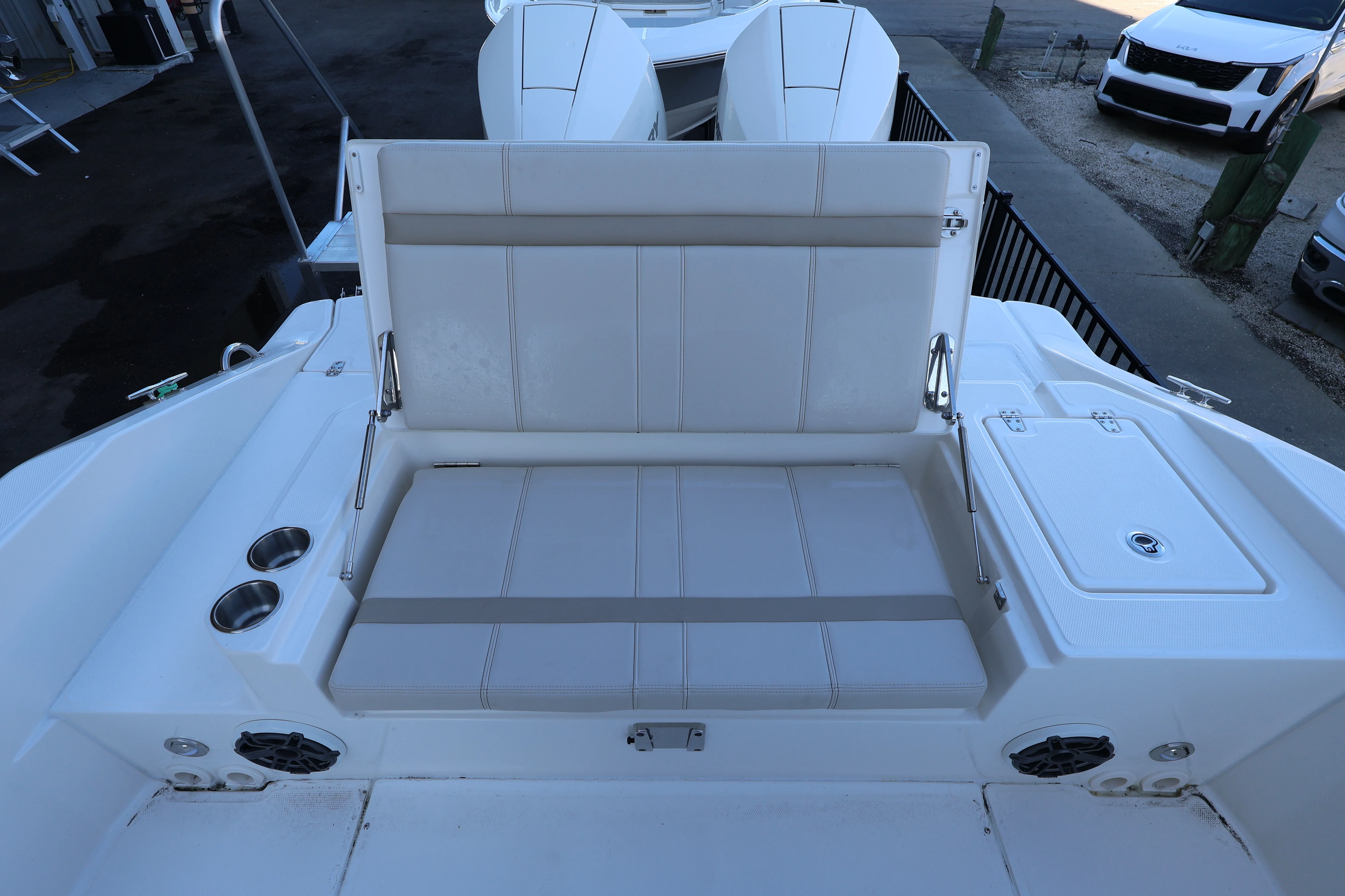 2026 Boston Whaler 280 Dauntless Image Thumbnail #8