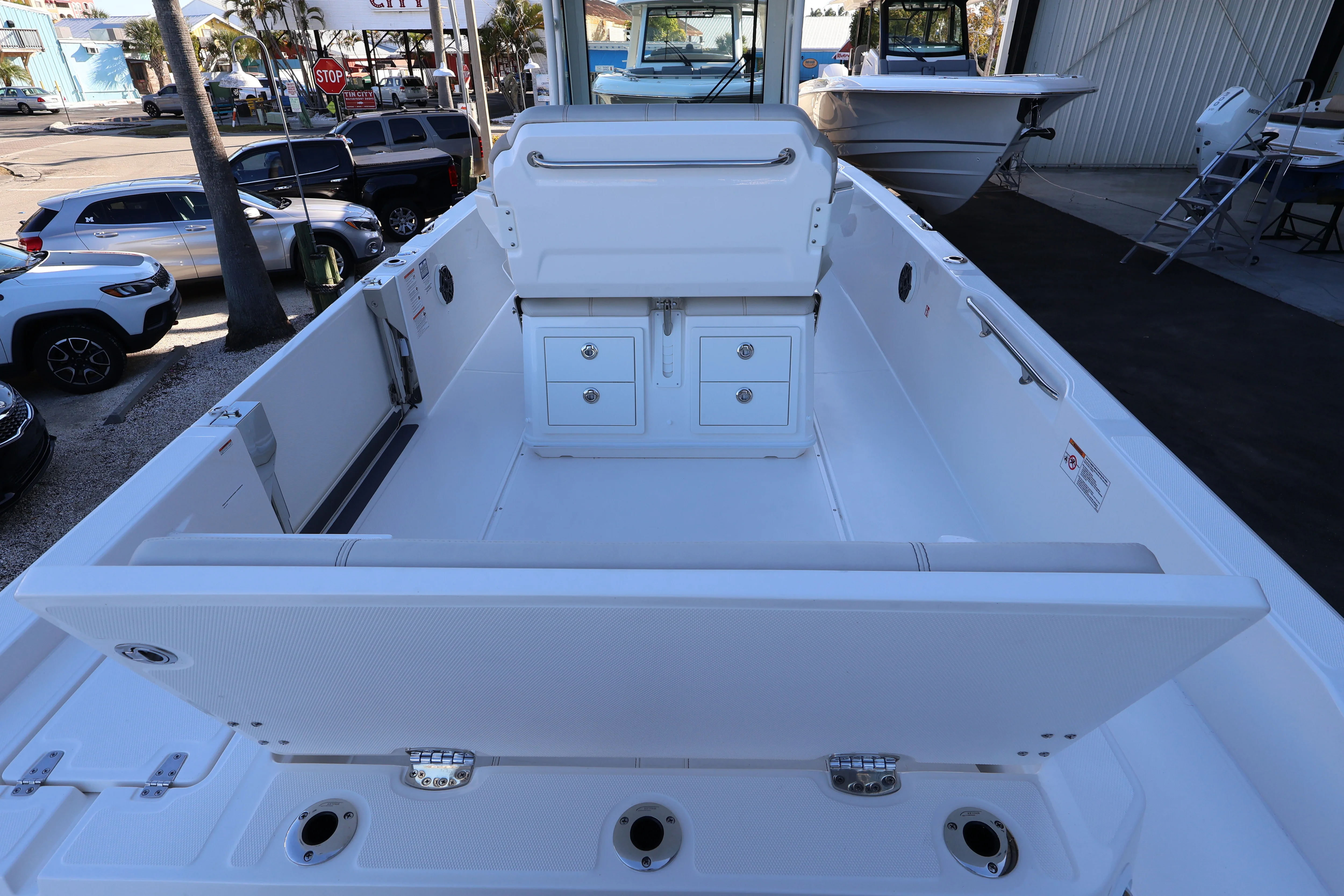 2026 Boston Whaler 280 Dauntless Image Thumbnail #6