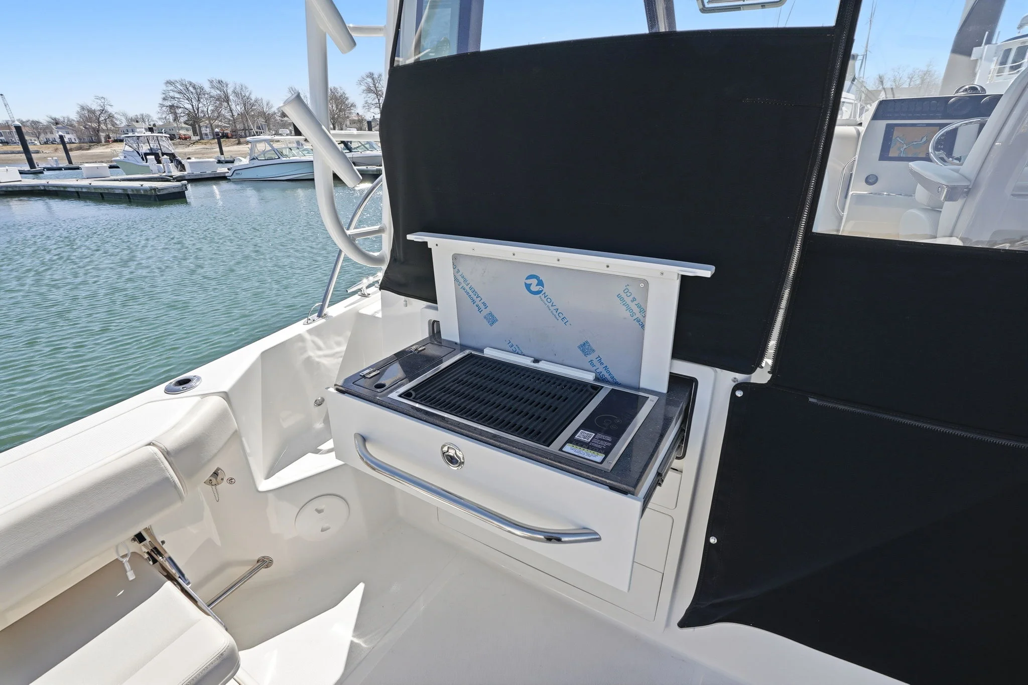 2026 Boston Whaler 325 Conquest Image Thumbnail #9
