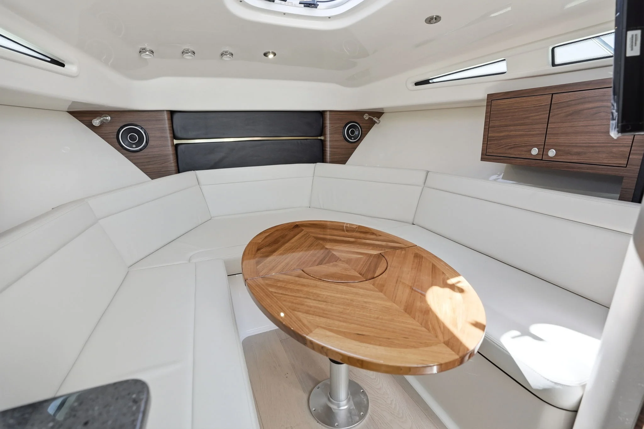 2026 Boston Whaler 325 Conquest Image Thumbnail #30