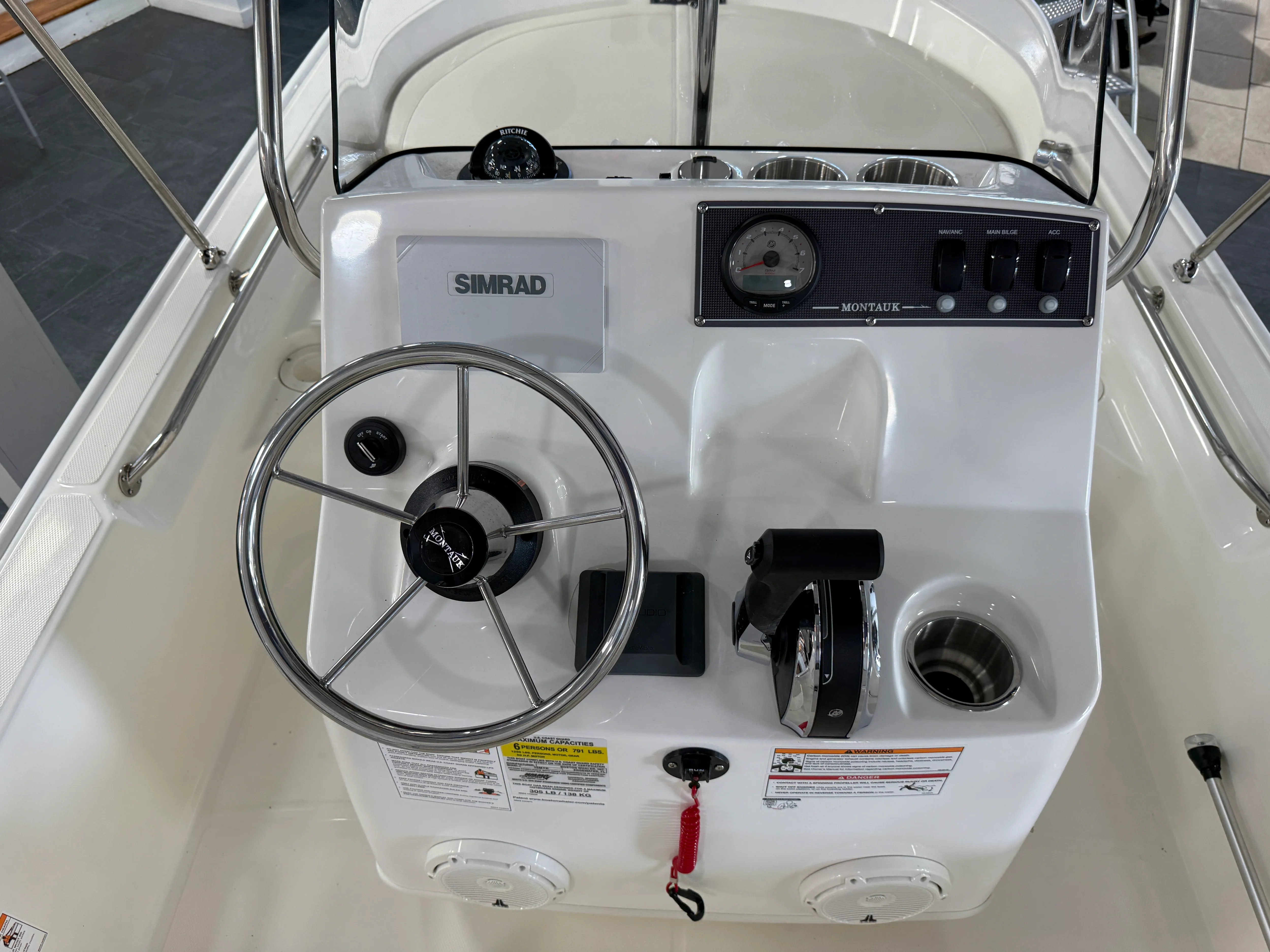 2026 Boston Whaler 150 Montauk Image Thumbnail #4