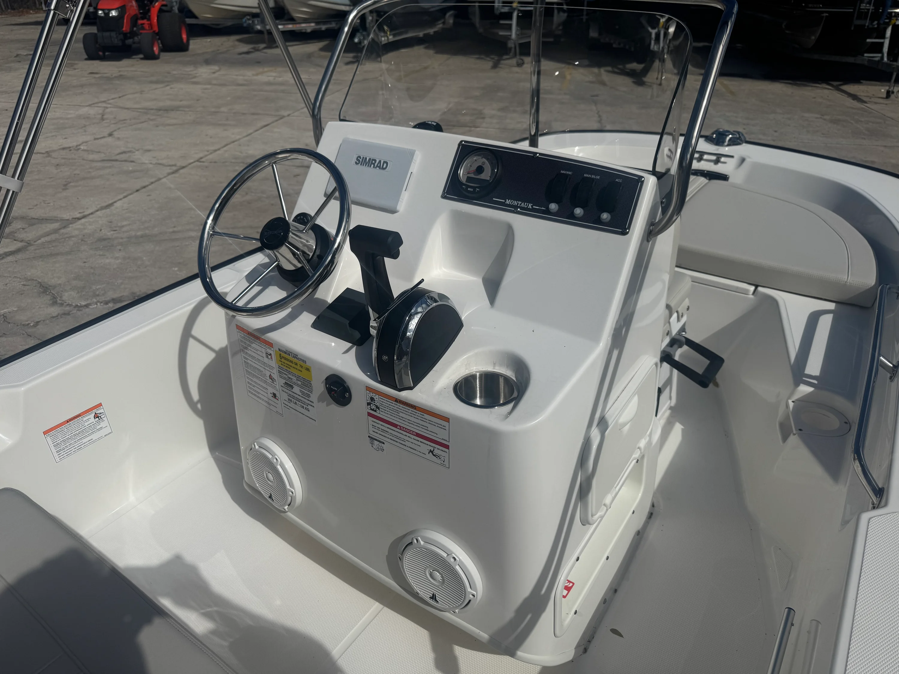 2026 Boston Whaler 150 Montauk Image Thumbnail #6