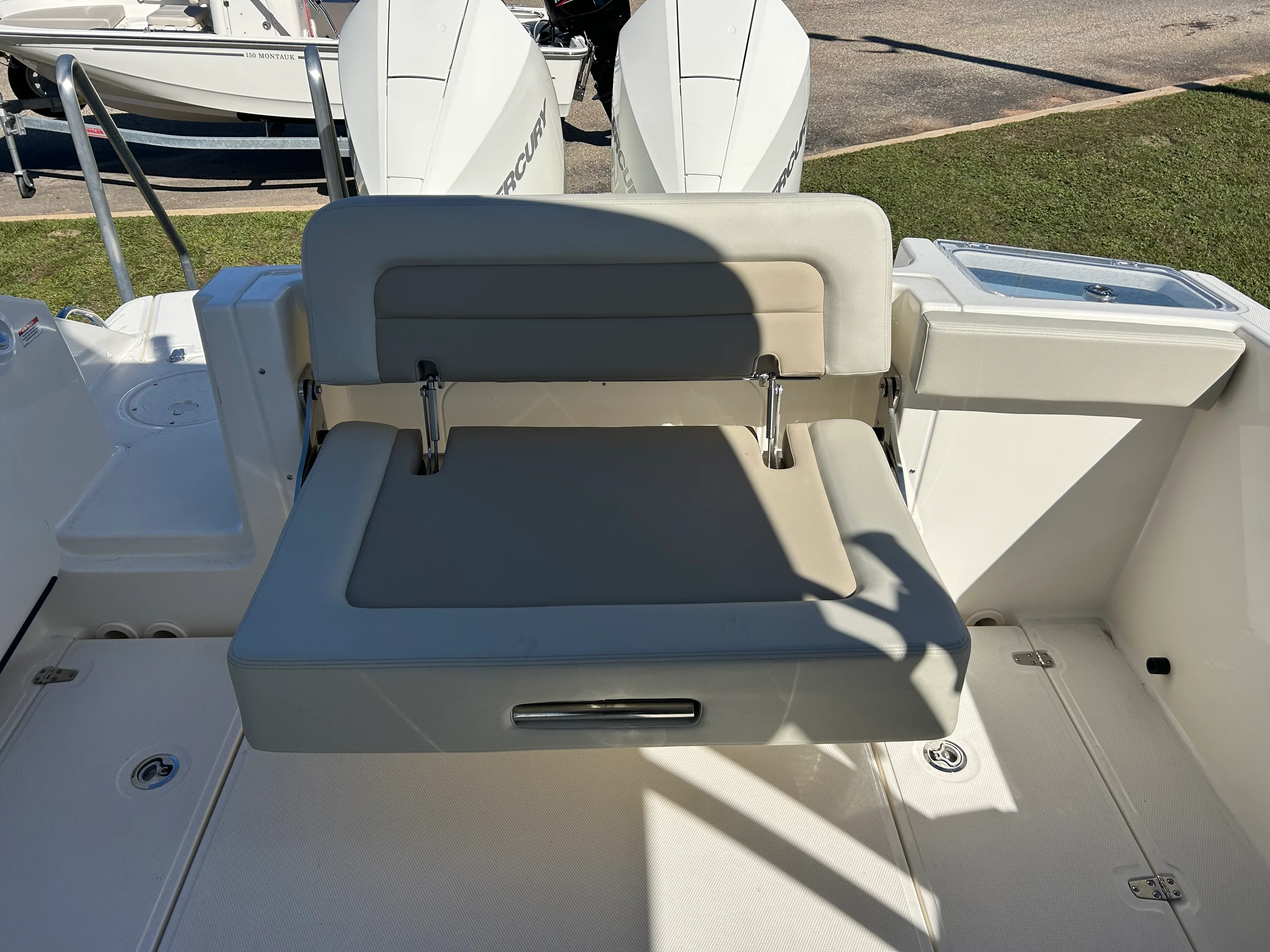 2026 Boston Whaler 280 Vantage Image Thumbnail #10