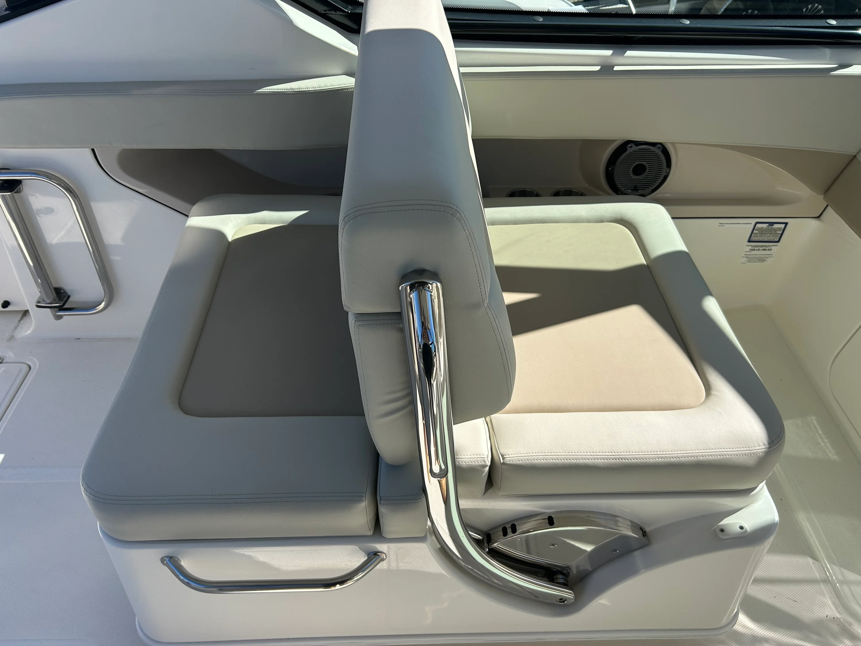 2026 Boston Whaler 280 Vantage Image Thumbnail #17