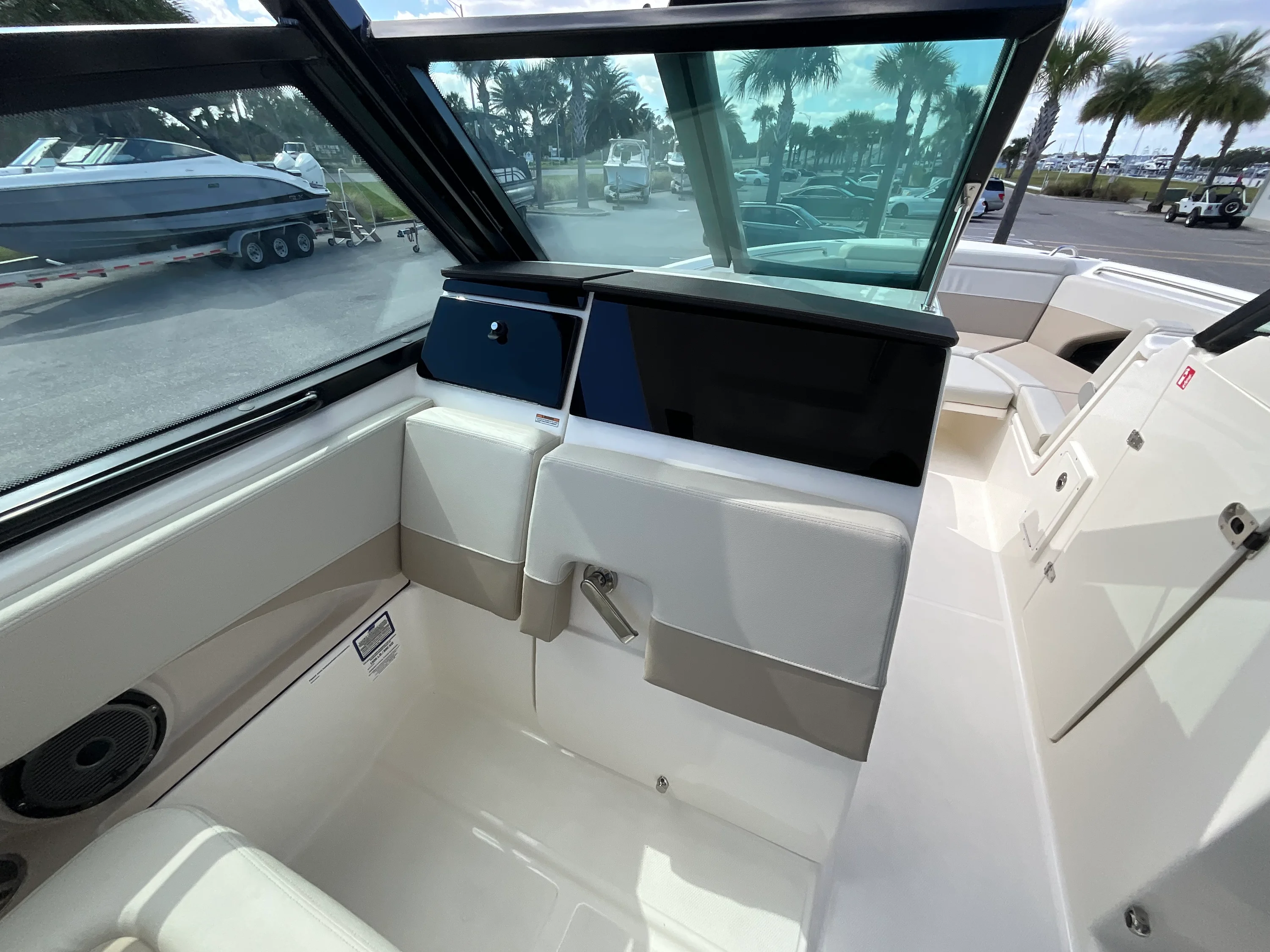 2026 Boston Whaler 280 Vantage Image Thumbnail #11