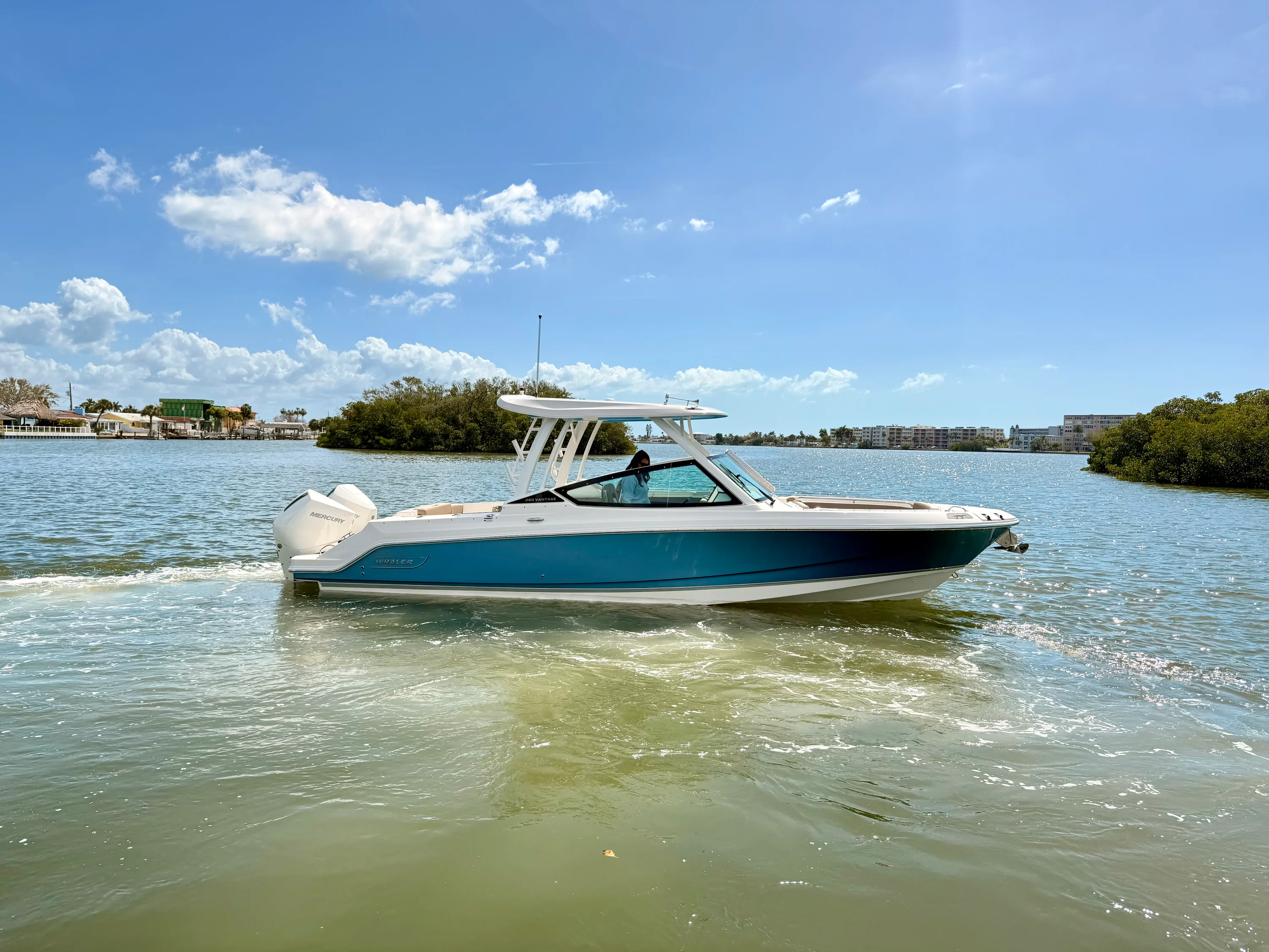 Thumbnail 2 for 2026 Boston Whaler 280 Vantage