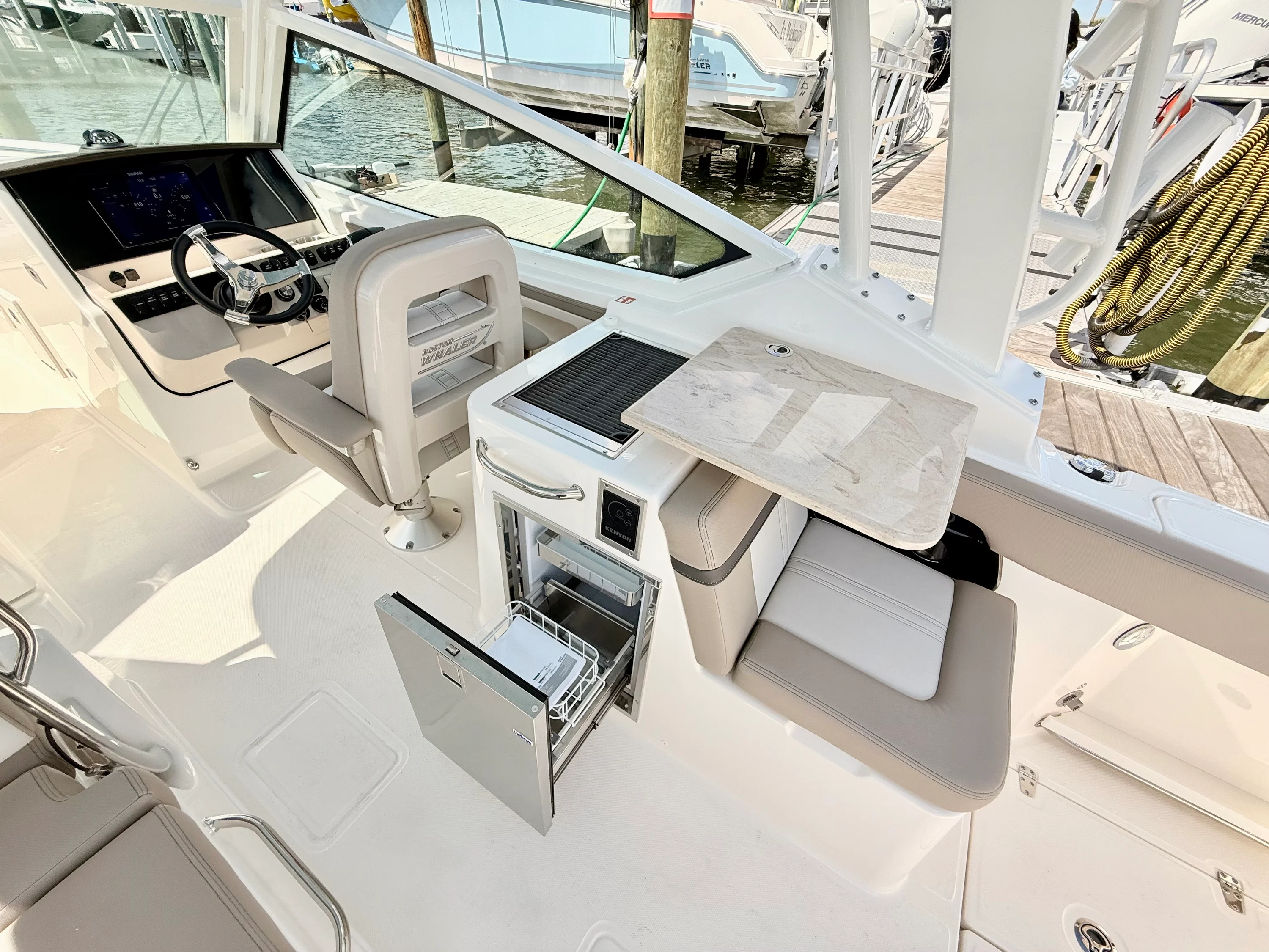 2026 Boston Whaler 280 Vantage Image Thumbnail #40