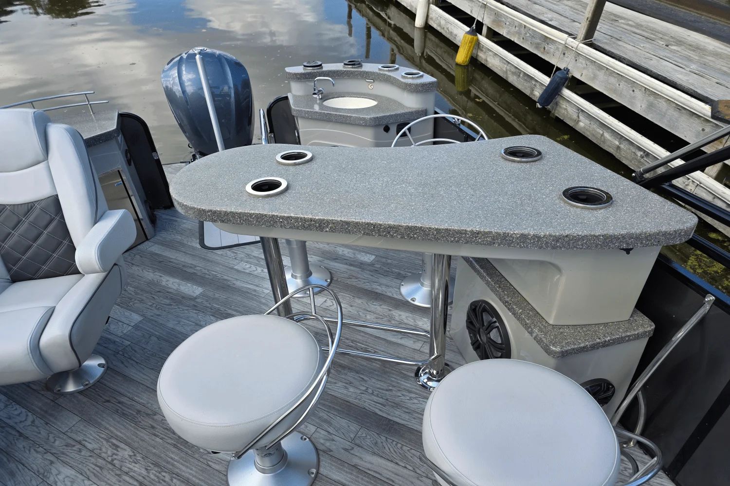 2018 SunCatcher E326GT TRITOON Image Thumbnail #3