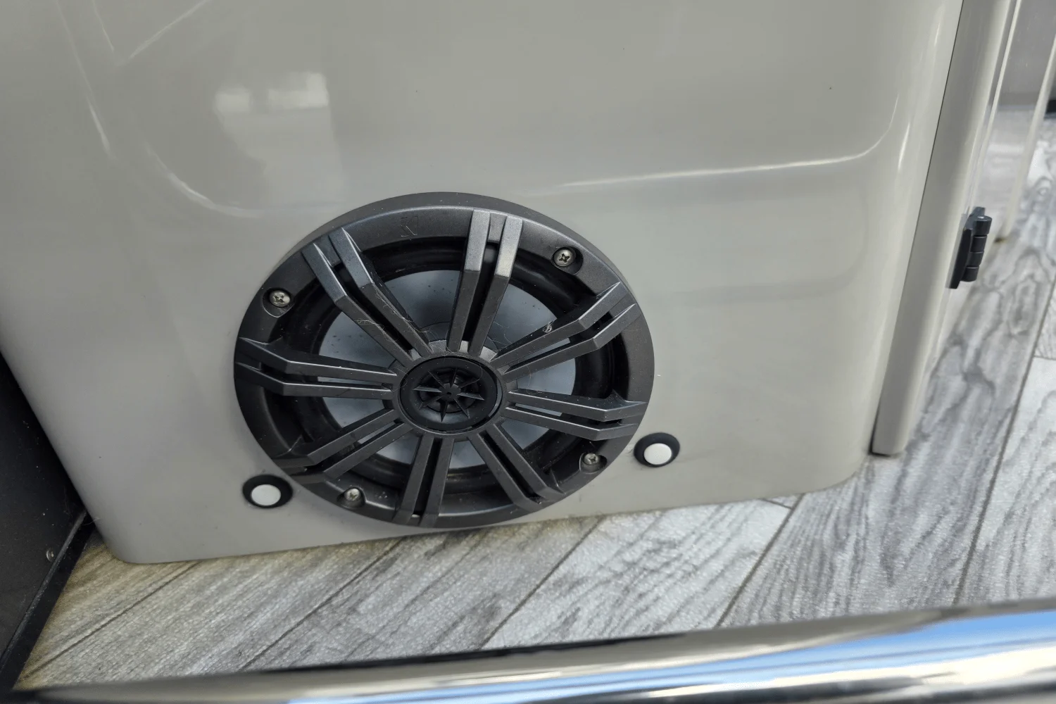 2018 SunCatcher E326GT TRITOON Image Thumbnail #10