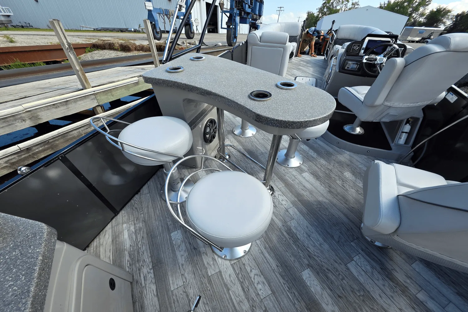 2018 SunCatcher E326GT TRITOON Image Thumbnail #11