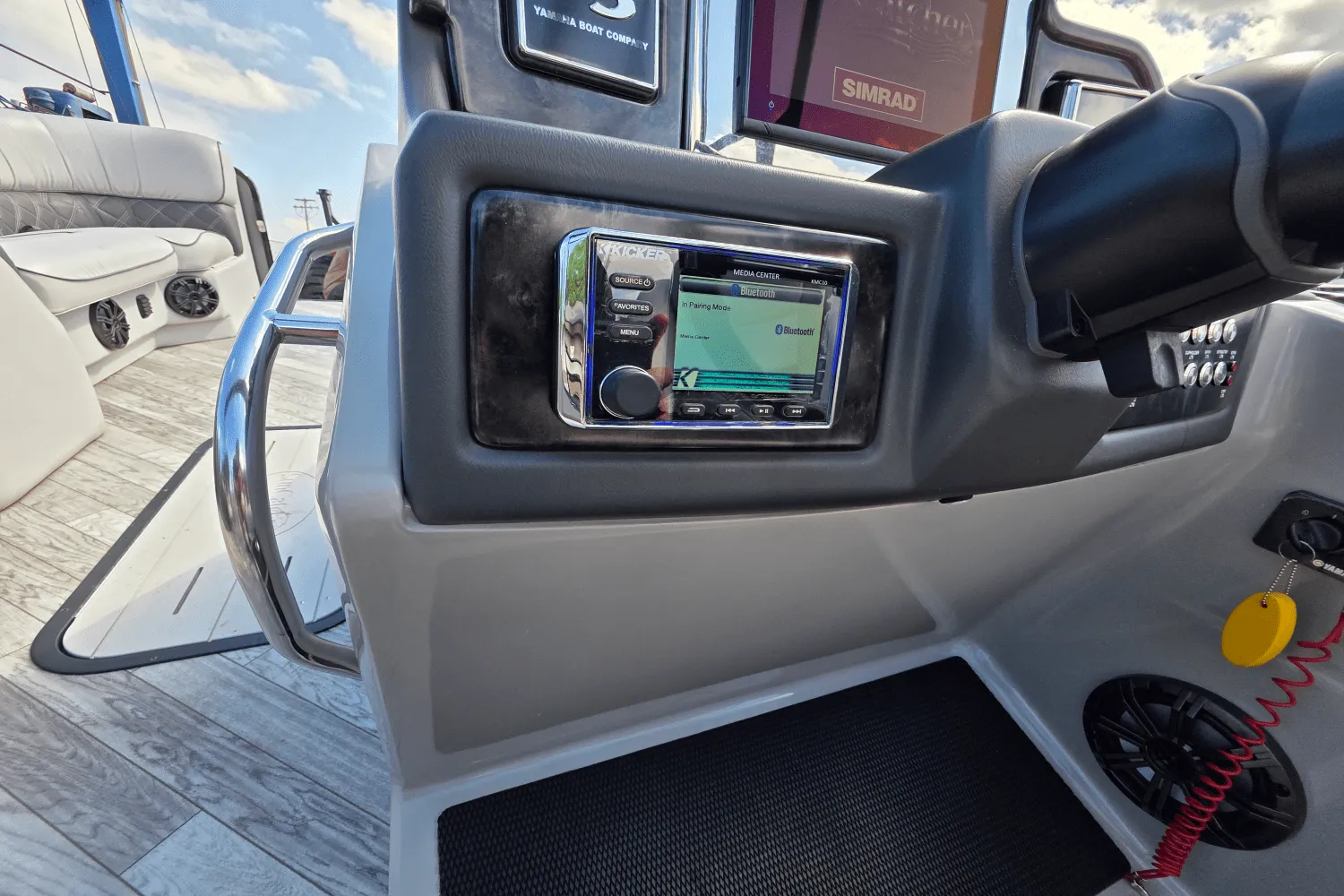 2018 SunCatcher E326GT TRITOON Image Thumbnail #14