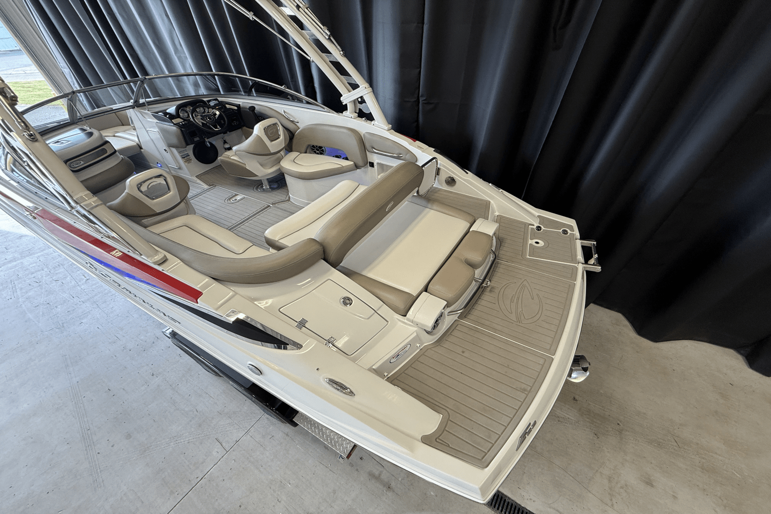 2018 Crownline E23 Image Thumbnail #4