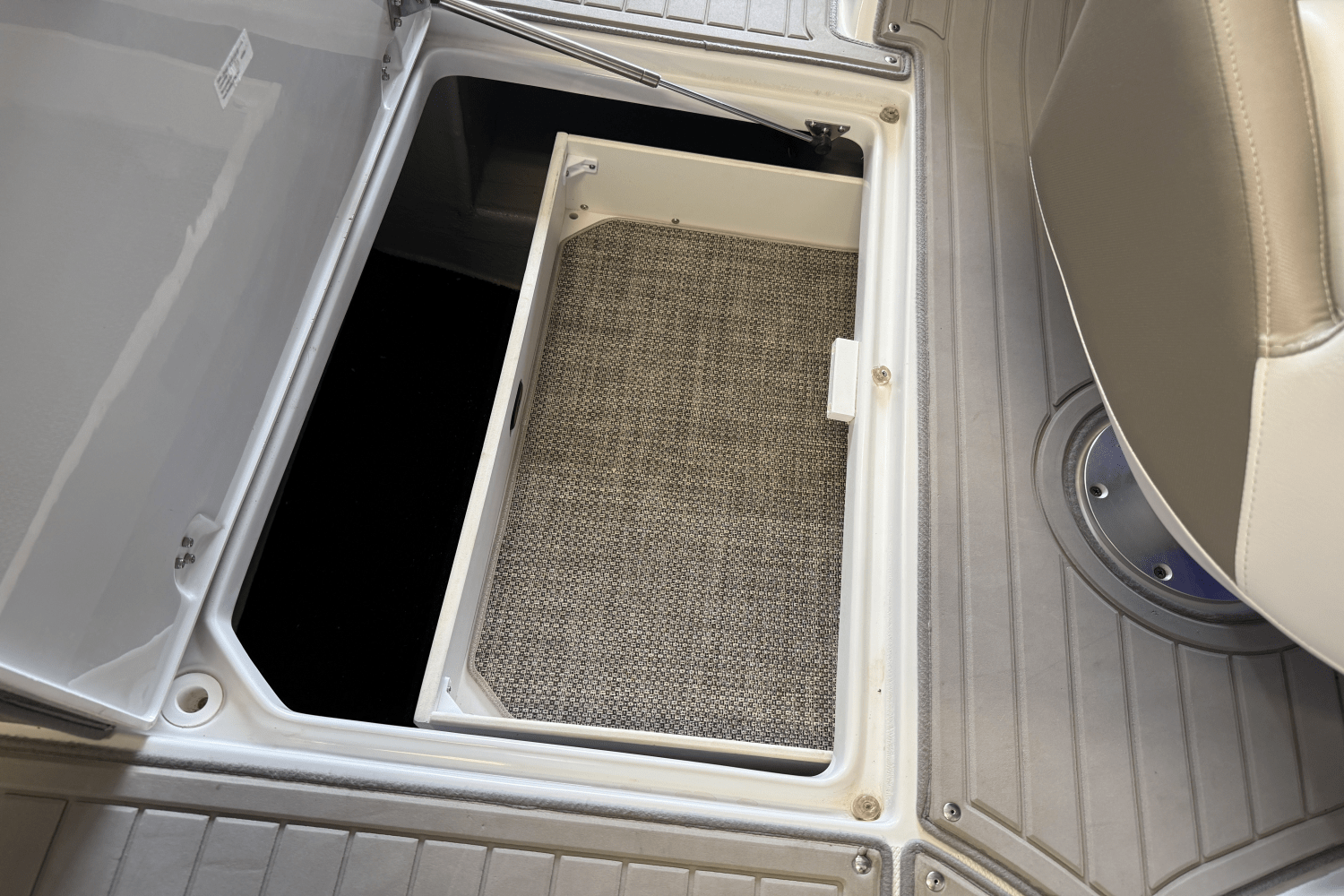2018 Crownline E23 Image Thumbnail #43