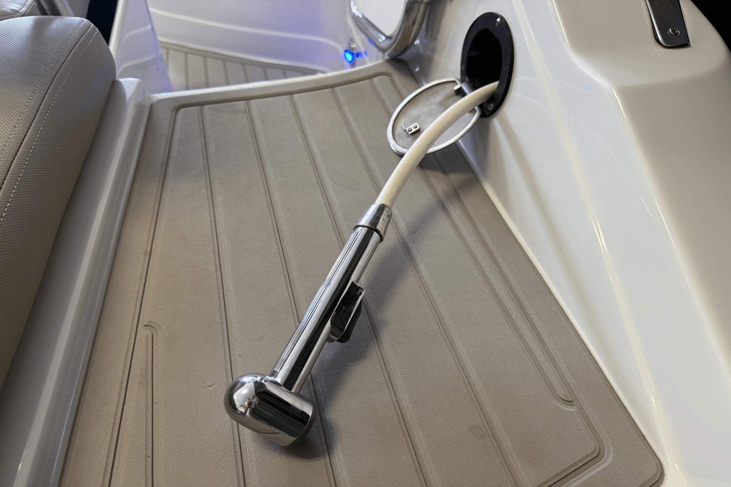 2018 Crownline E23 Image Thumbnail #21