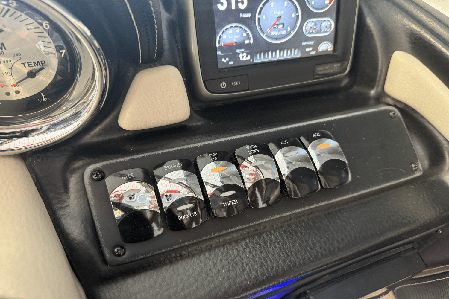 2018 Crownline E23 Image Thumbnail #73
