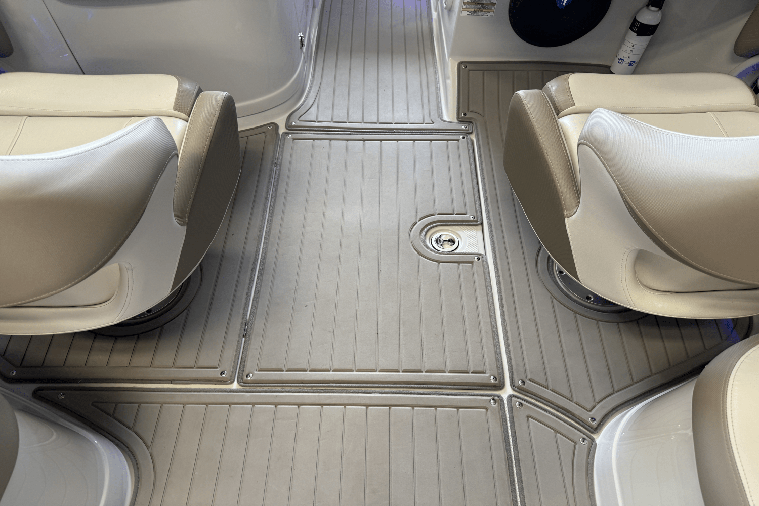 2018 Crownline E23 Image Thumbnail #38