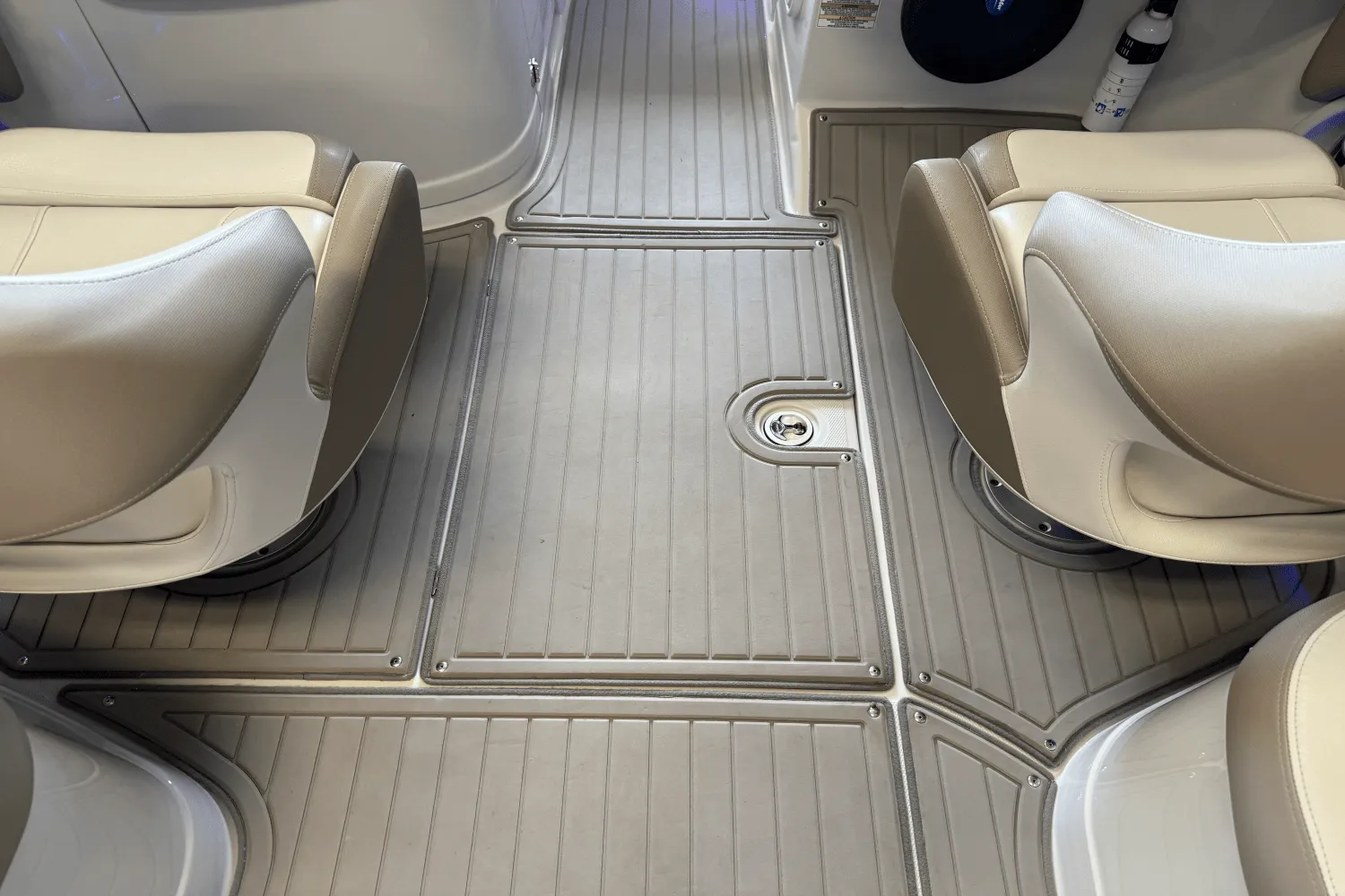 2018 Crownline E23 Image Thumbnail #38