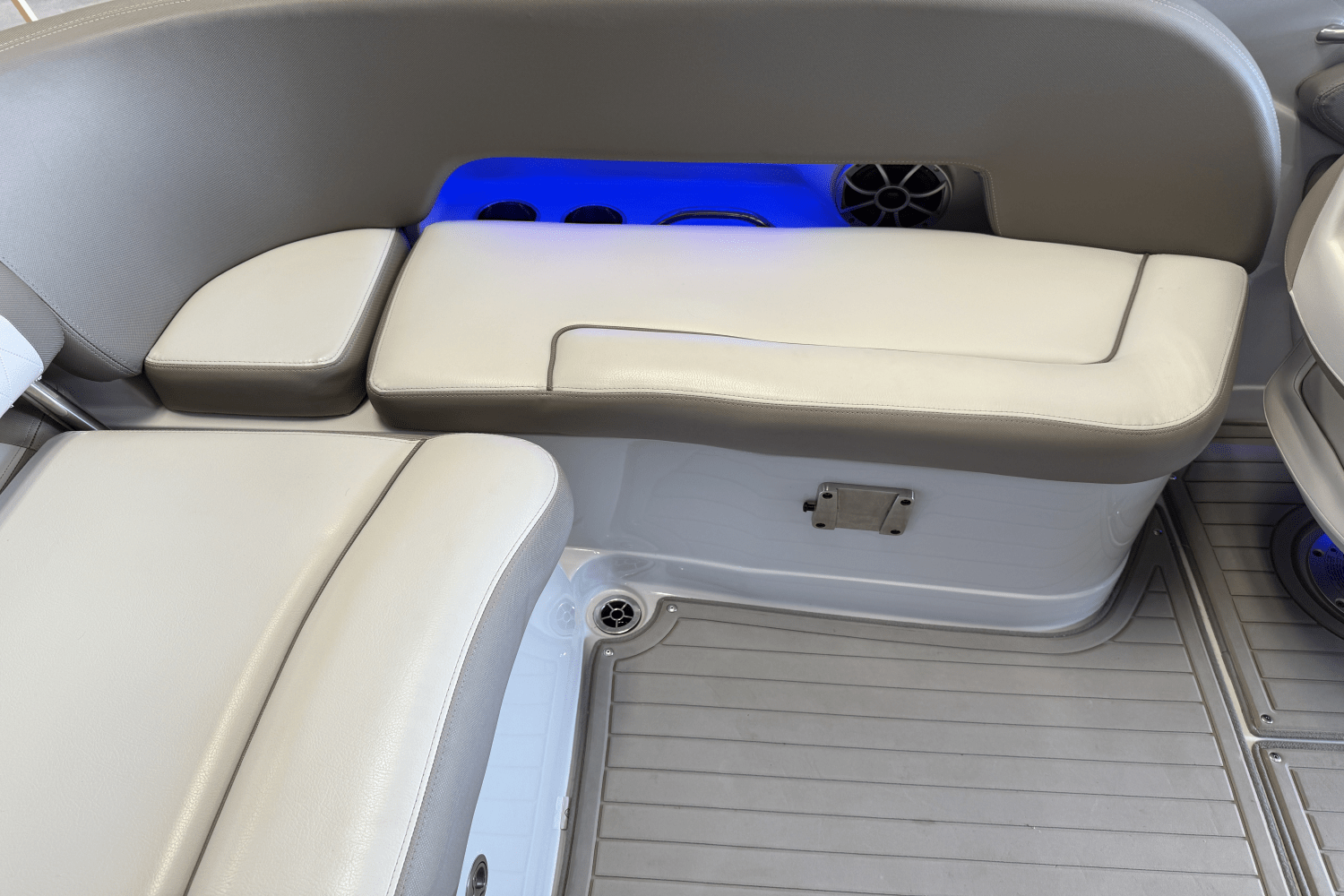 2018 Crownline E23 Image Thumbnail #30