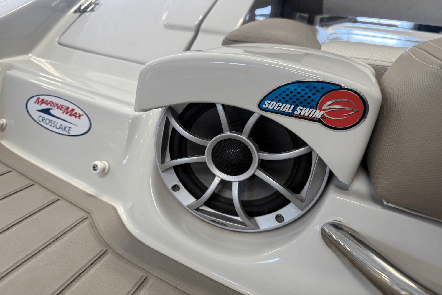 2018 Crownline E23 Image Thumbnail #15