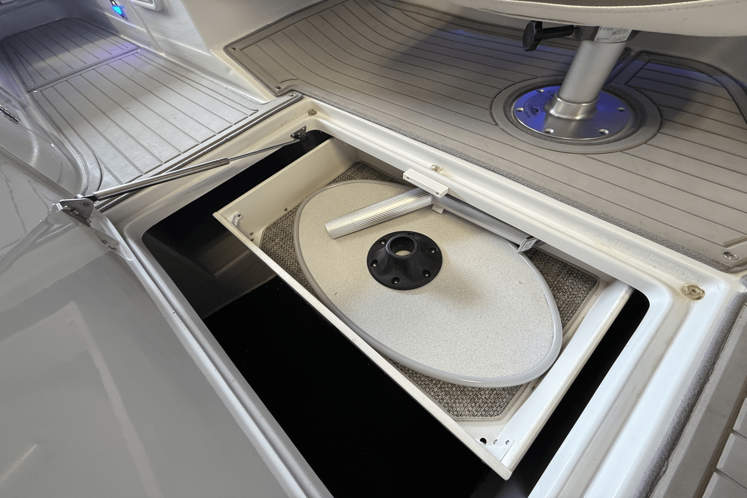 2018 Crownline E23 Image Thumbnail #42