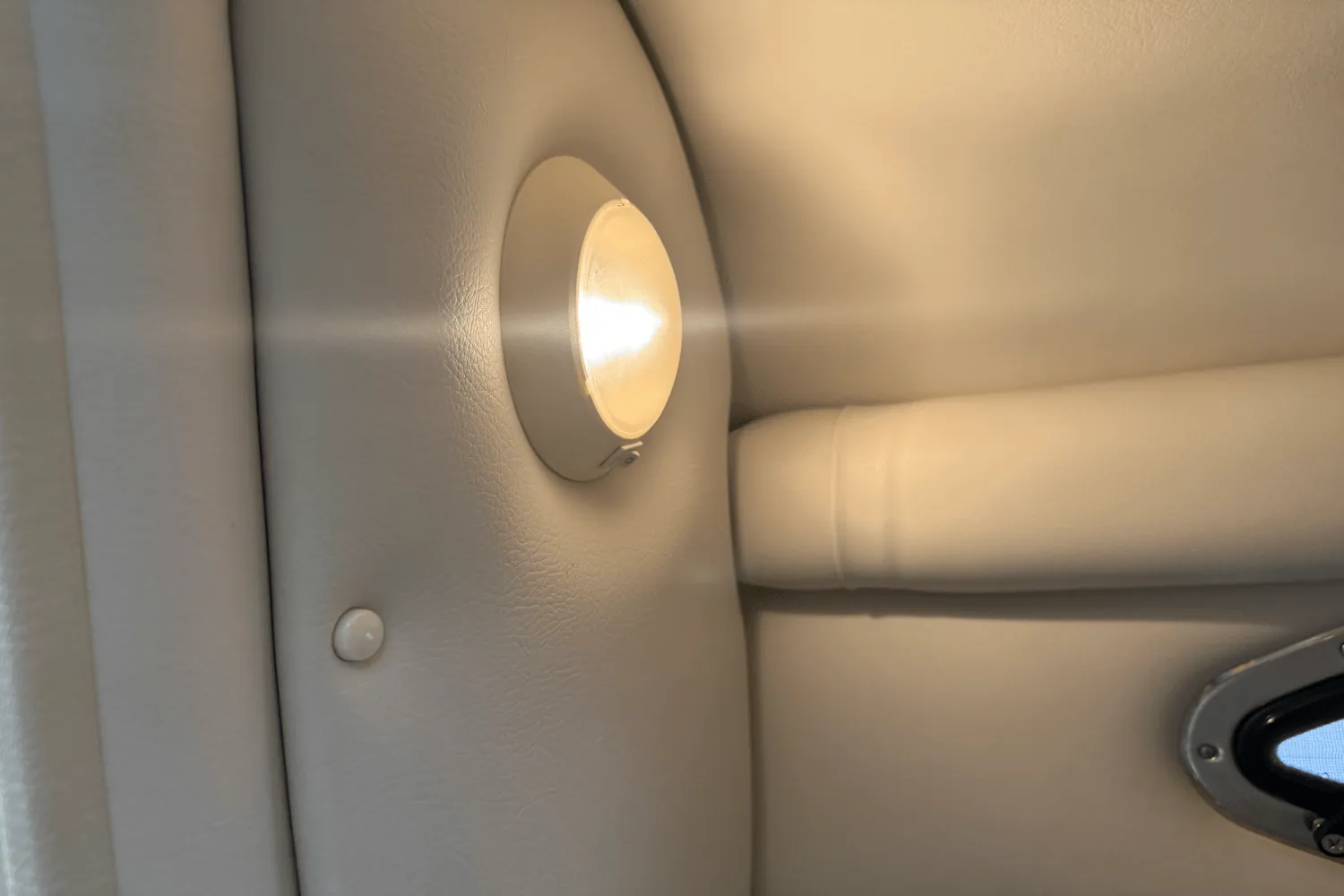 2018 Crownline E23 Image Thumbnail #58