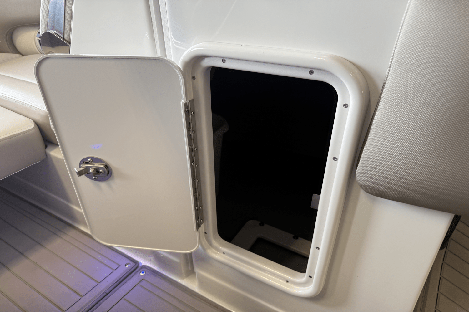 2018 Crownline E23 Image Thumbnail #83
