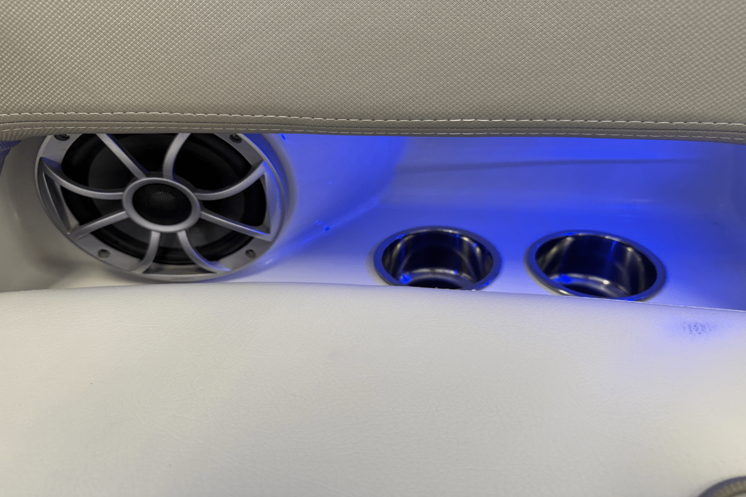 2018 Crownline E23 Image Thumbnail #36