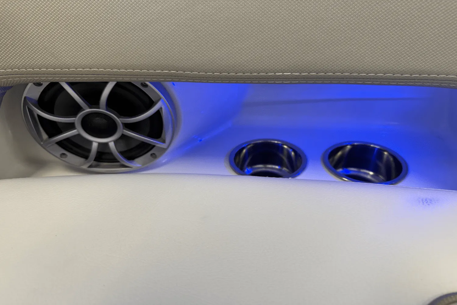 2018 Crownline E23 Image Thumbnail #36