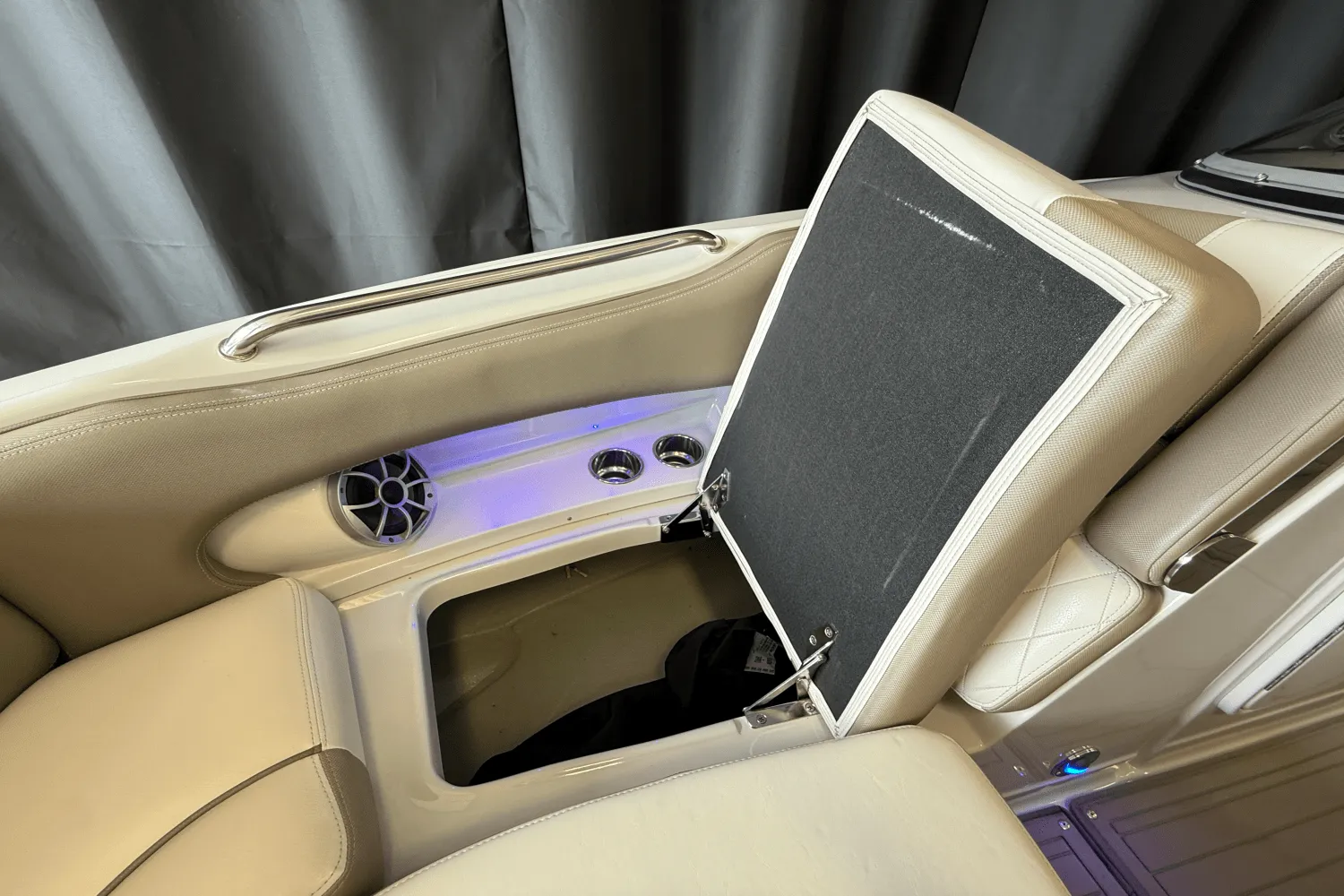 2018 Crownline E23 Image Thumbnail #93