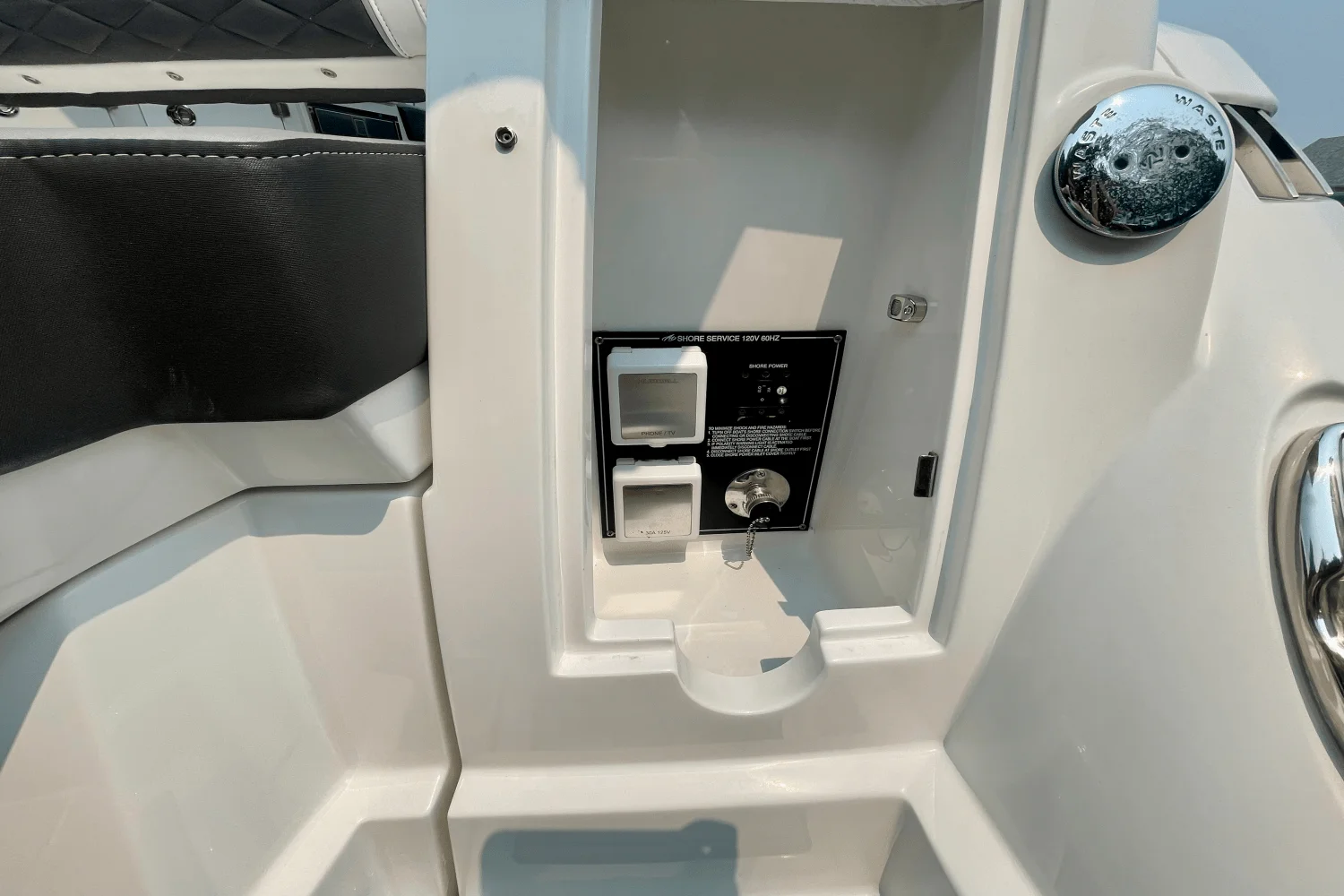 2021 Monterey 295 SY Image Thumbnail #11