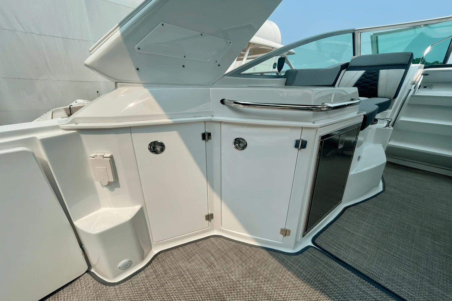 2021 Monterey 295 SY Image Thumbnail #15
