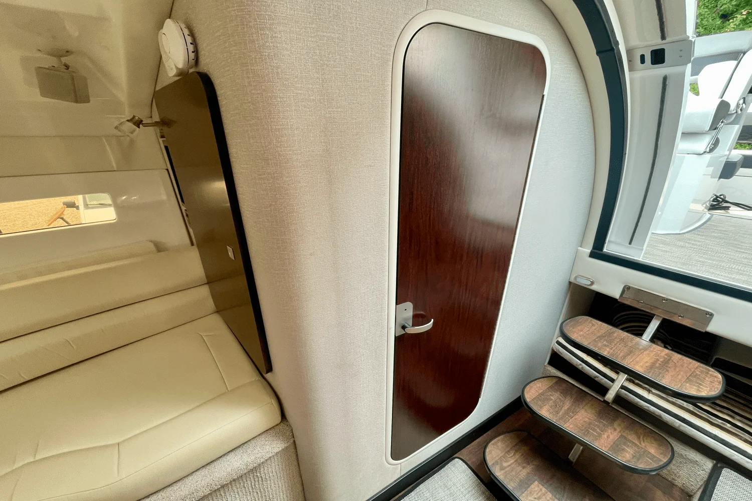 2021 Monterey 295 SY Image Thumbnail #36