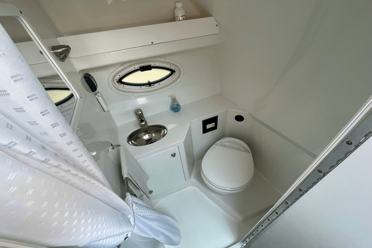 2021 Monterey 295 SY Image Thumbnail #37