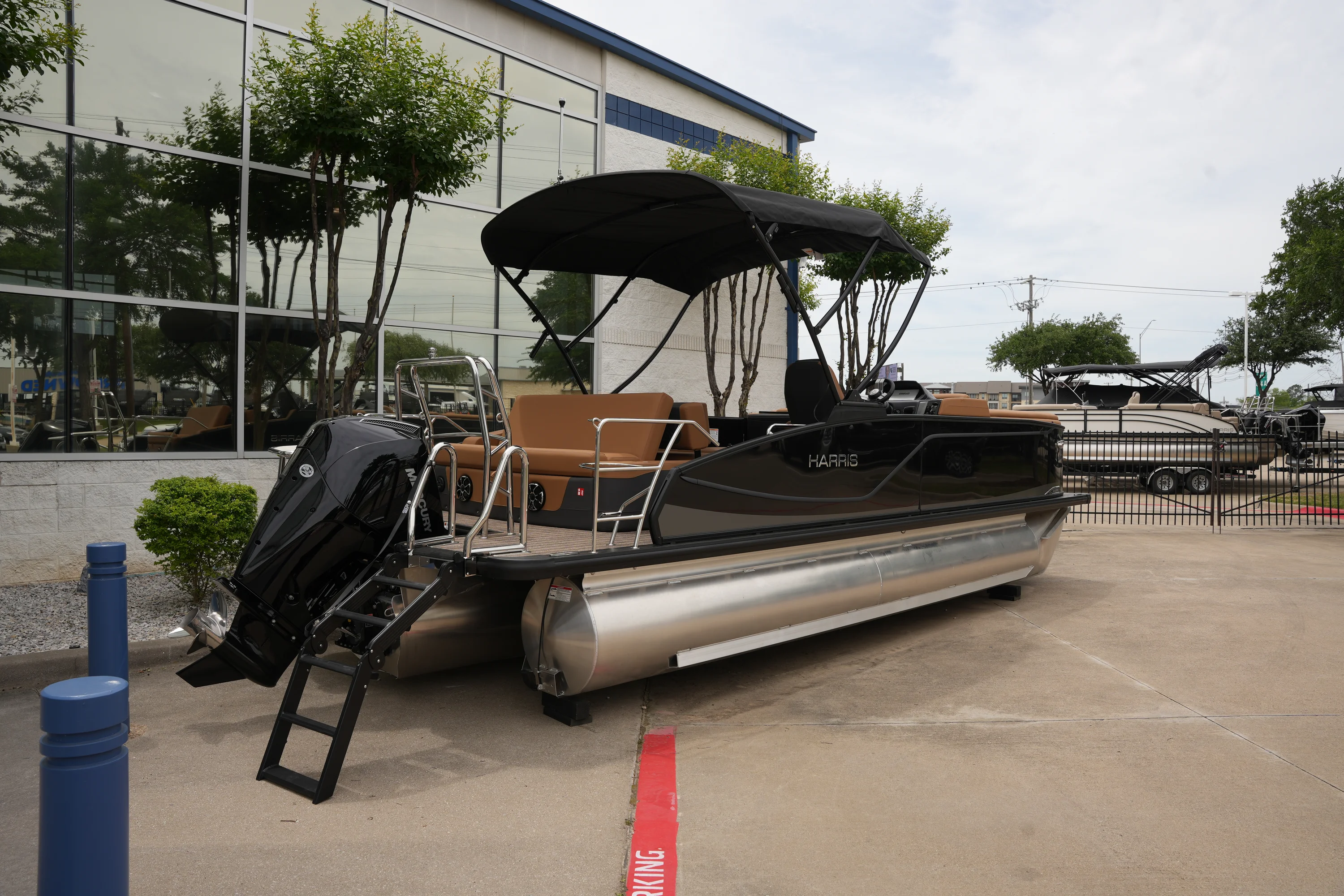 2026 Harris Sunliner 230 Image Thumbnail #4